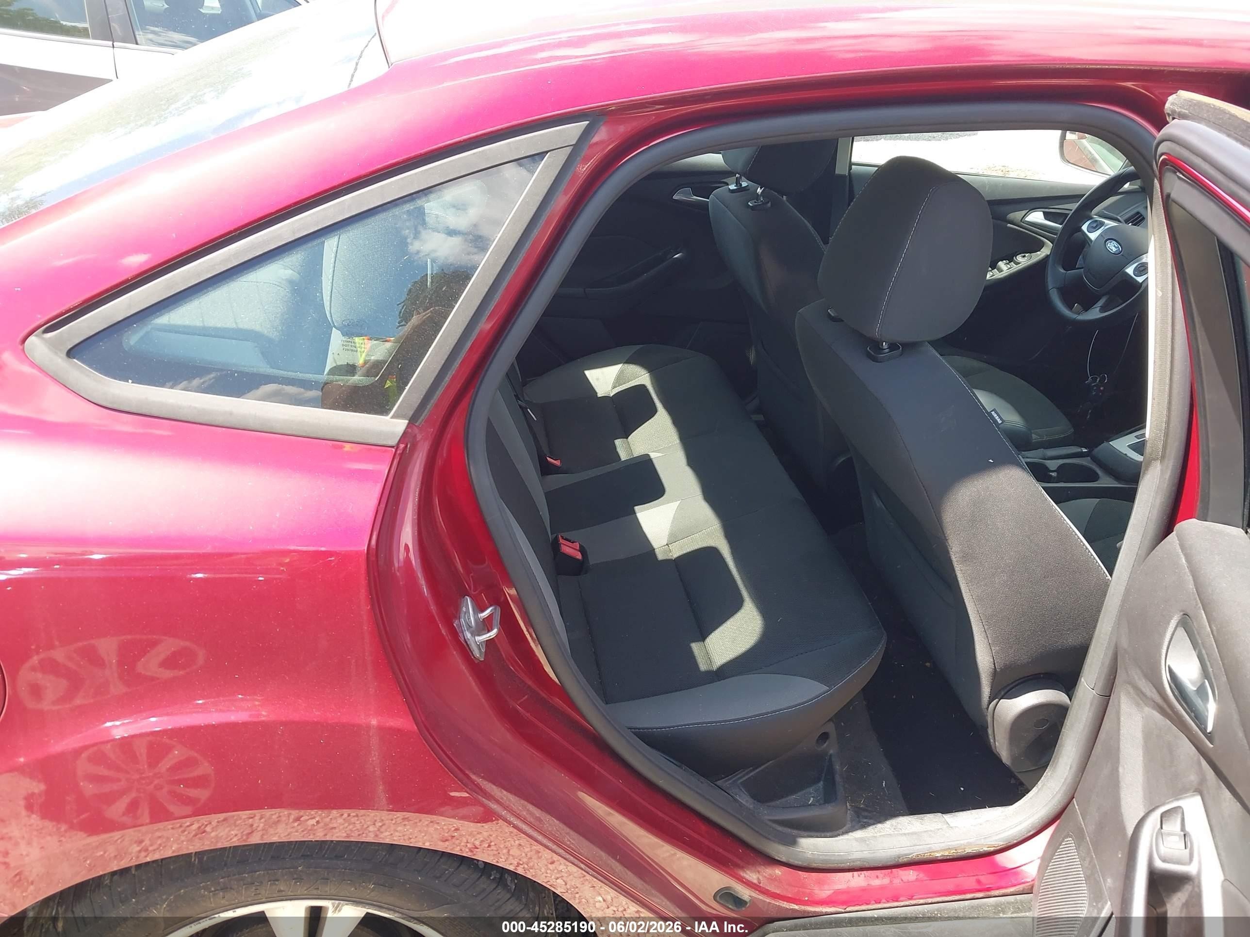 2014 Ford Focus Se Red vin: 1FADP3F28EL269866