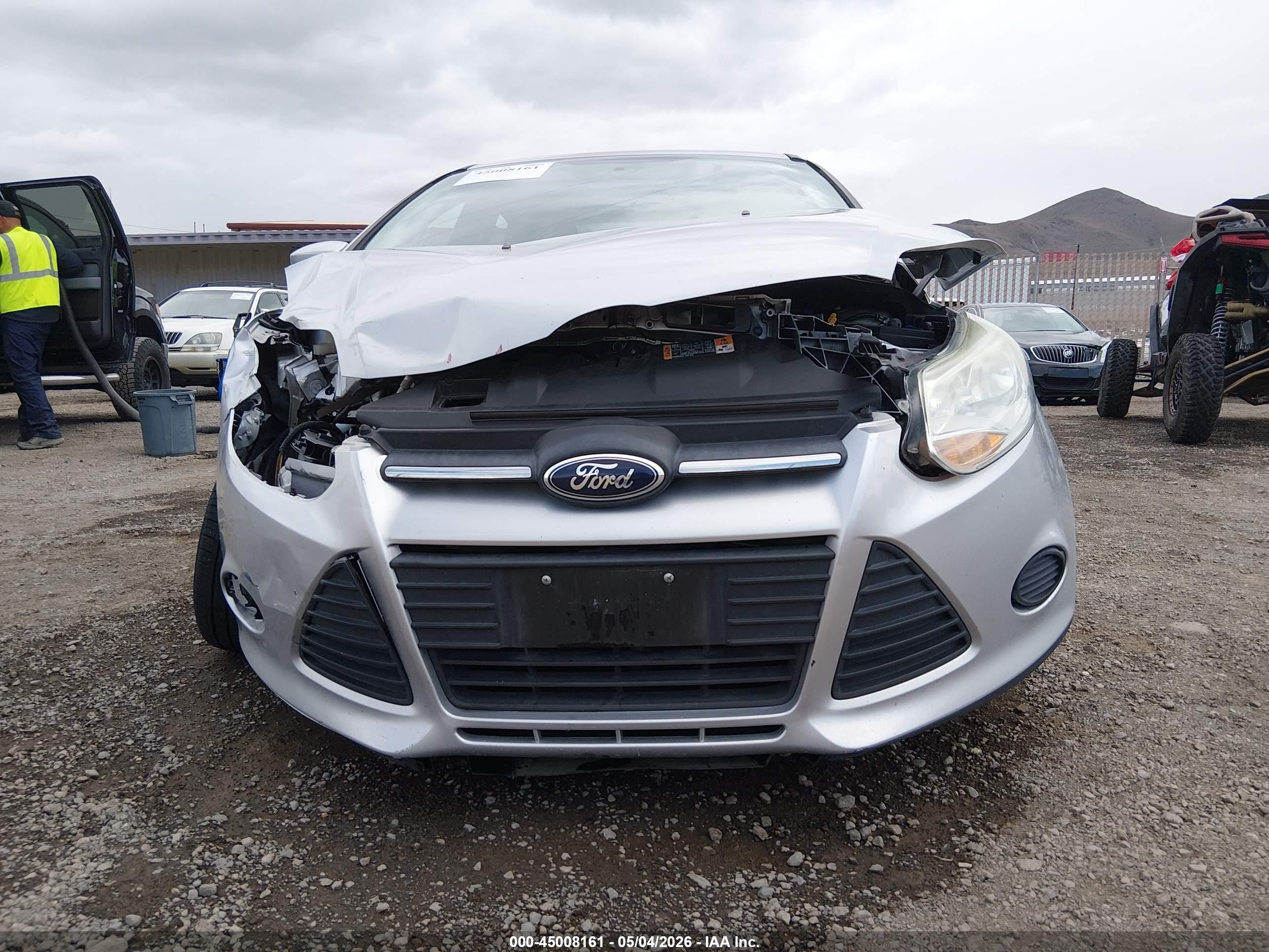2014 Ford Focus Se Silver vin: 1FADP3F28EL306141