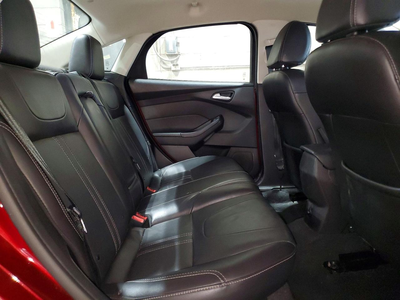 2014 Ford Focus Se Red vin: 1FADP3F28EL318452