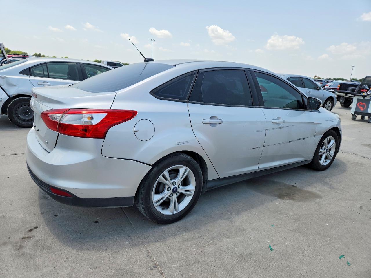 2014 Ford Focus Se Silver vin: 1FADP3F28EL318483
