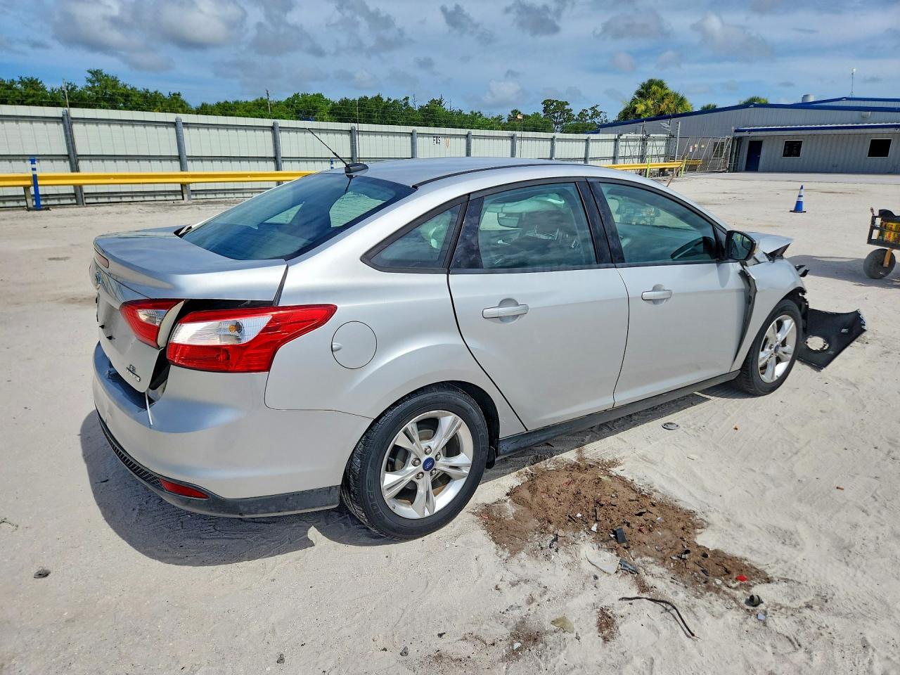 2014 Ford Focus Se Silver vin: 1FADP3F28EL322078