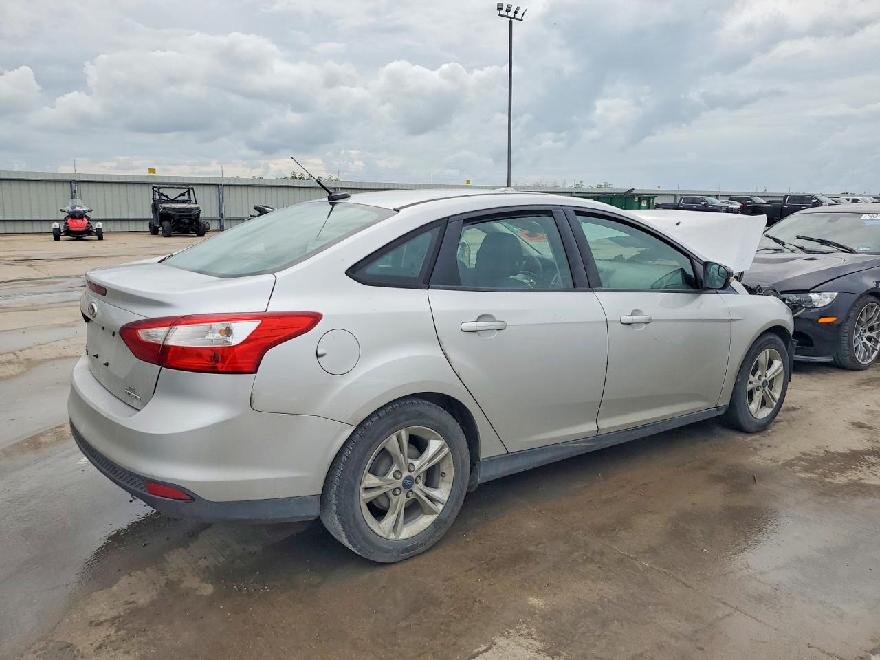 2014 Ford Focus Se Silver vin: 1FADP3F28EL322873