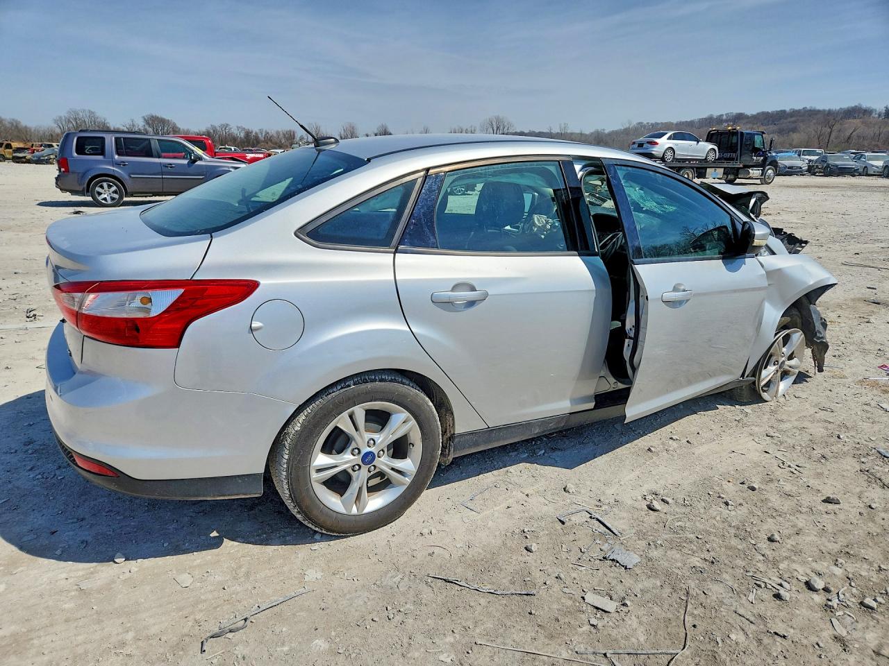 2014 Ford Focus Se Серебряный vin: 1FADP3F28EL329449