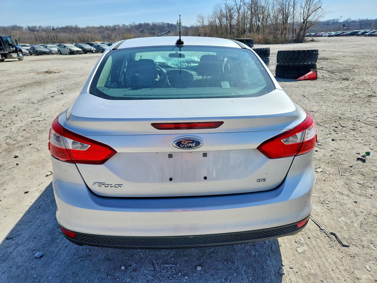 2014 Ford Focus Se Серебряный vin: 1FADP3F28EL329449