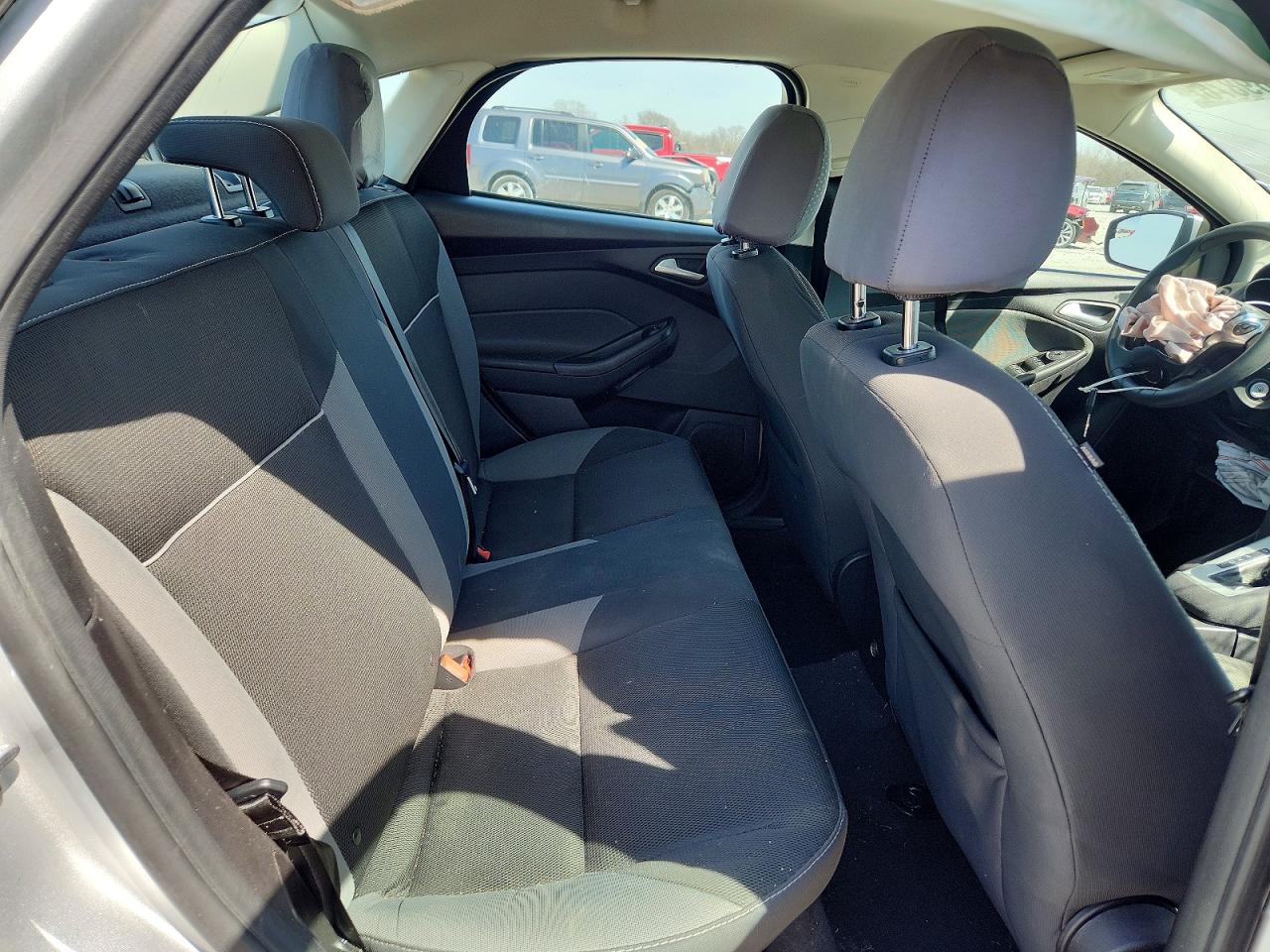 2014 Ford Focus Se Серебряный vin: 1FADP3F28EL329449