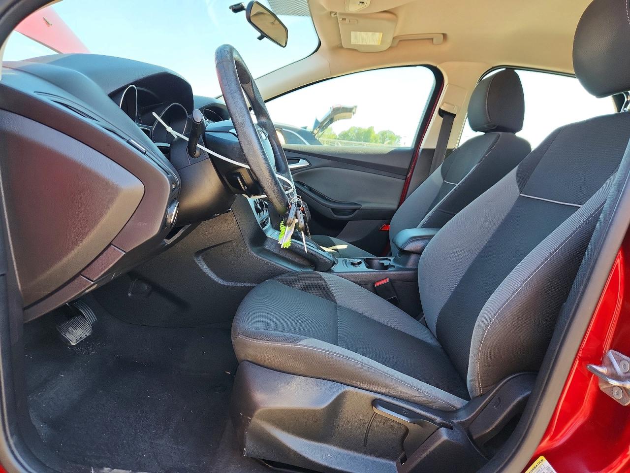 2014 Ford Focus Se Burgundy vin: 1FADP3F28EL355274