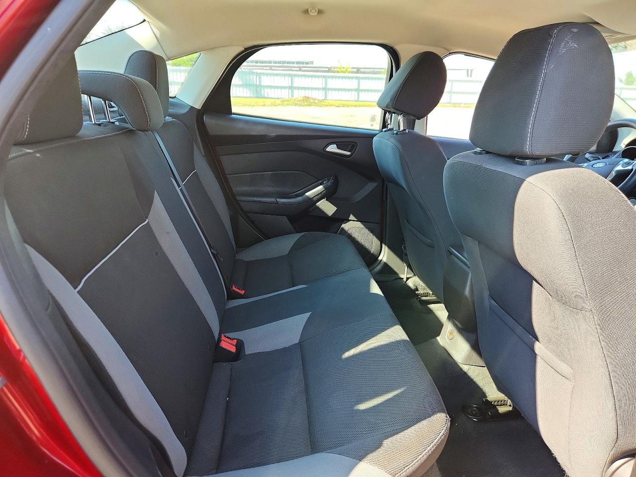 2014 Ford Focus Se Burgundy vin: 1FADP3F28EL355274