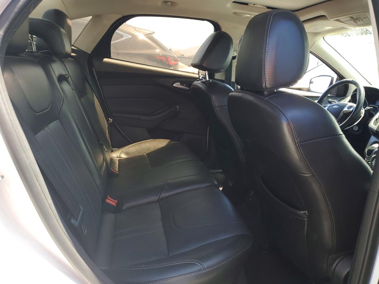 2014 Ford Focus Se Белый vin: 1FADP3F28EL355484