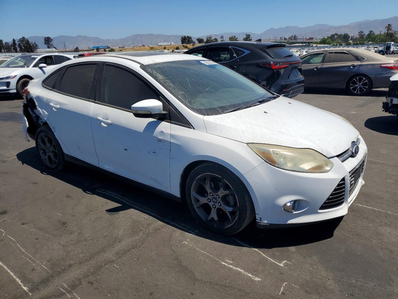 2014 Ford Focus Se Белый vin: 1FADP3F28EL355484