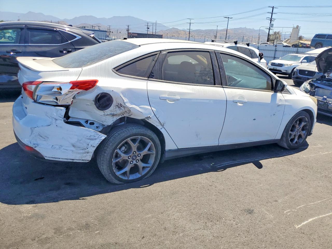 2014 Ford Focus Se Белый vin: 1FADP3F28EL355484