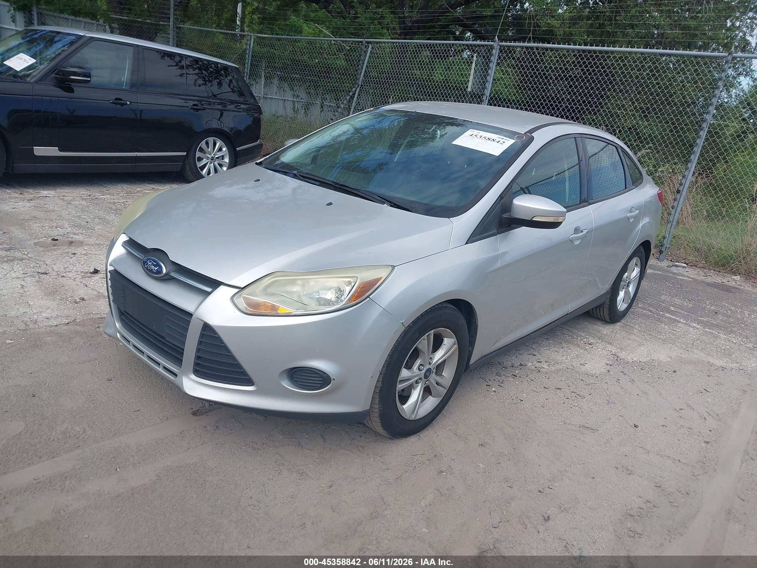 2014 Ford Focus Se Silver vin: 1FADP3F28EL375377