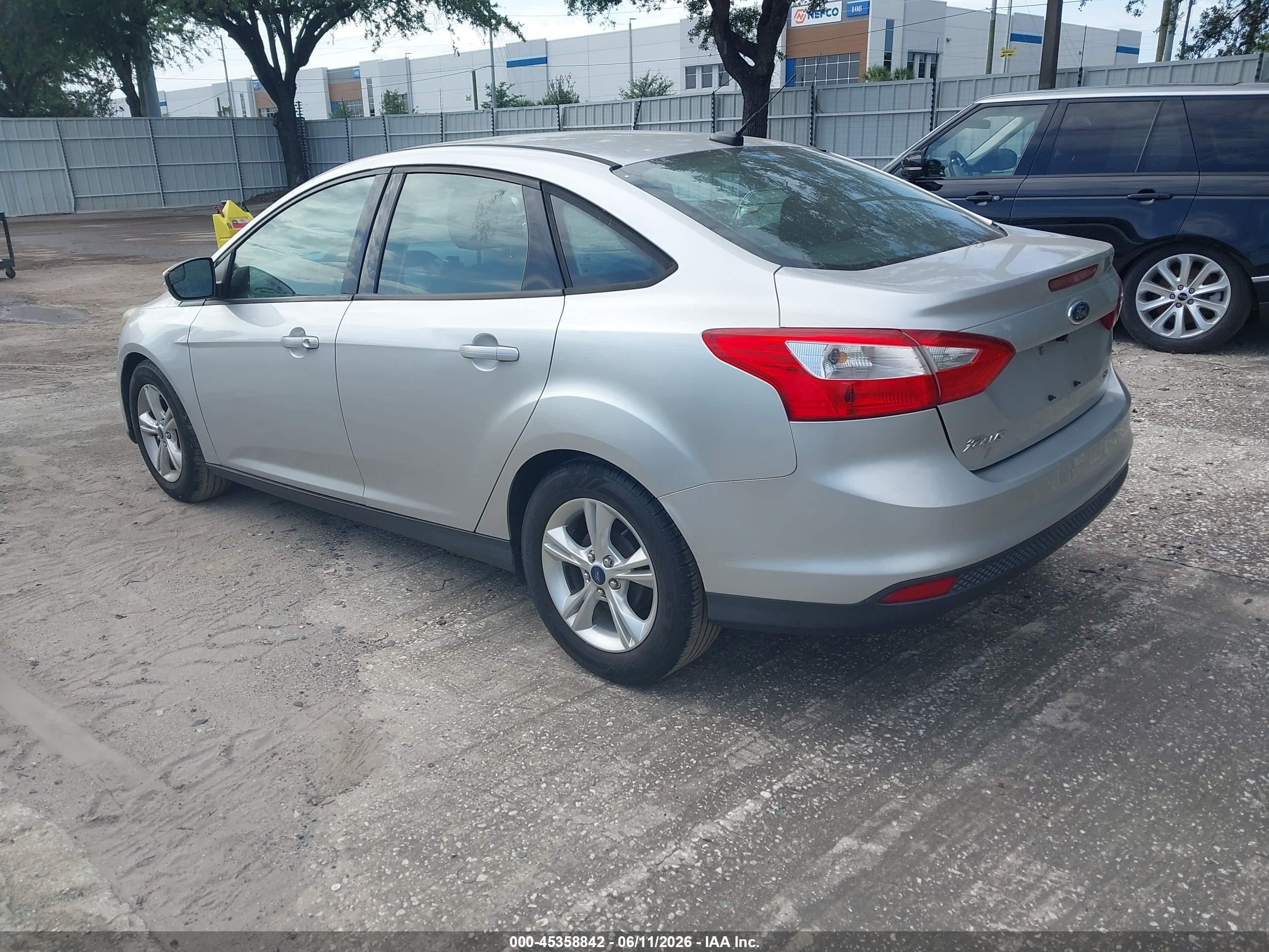 2014 Ford Focus Se Silver vin: 1FADP3F28EL375377