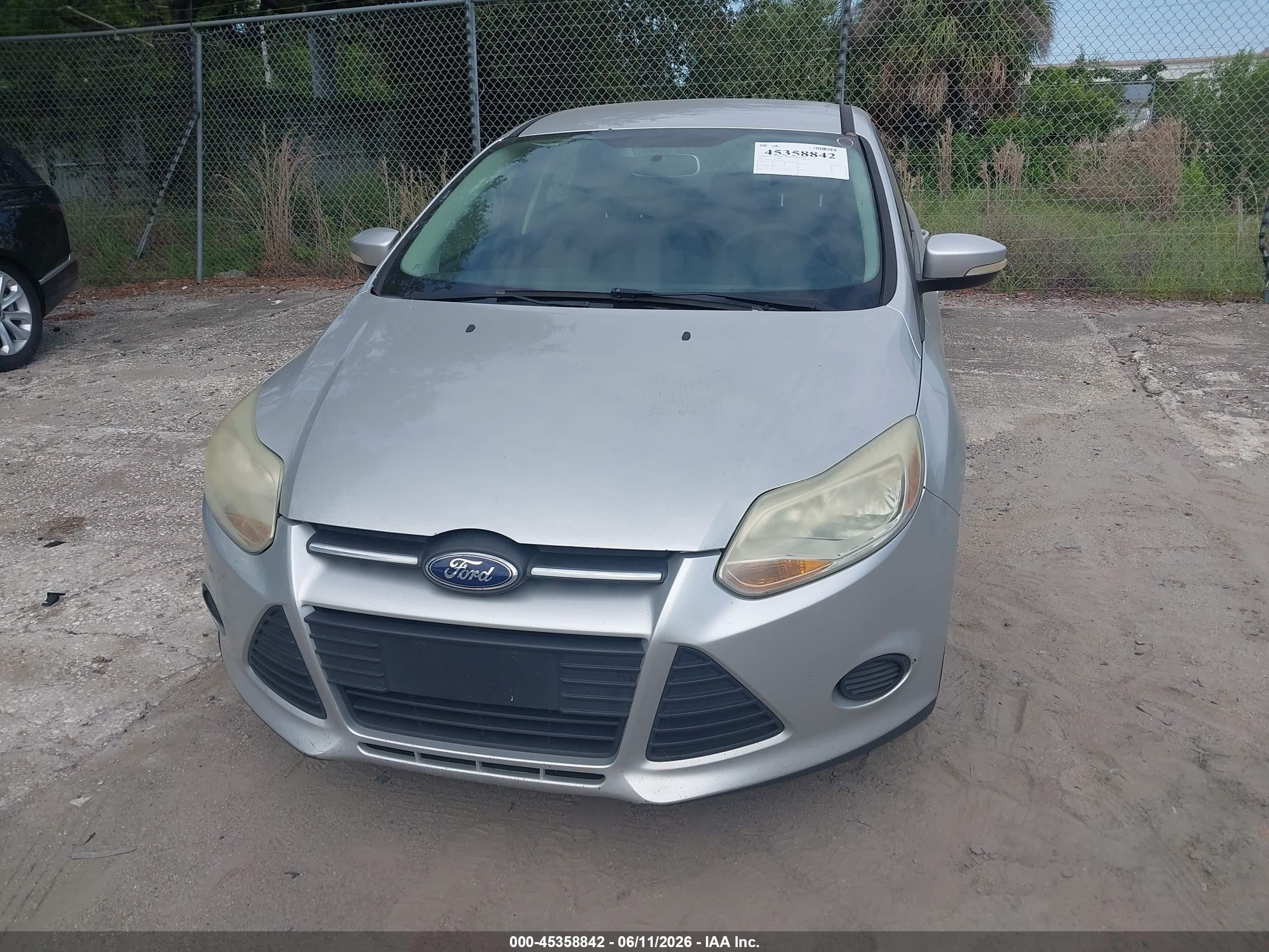 2014 Ford Focus Se Silver vin: 1FADP3F28EL375377