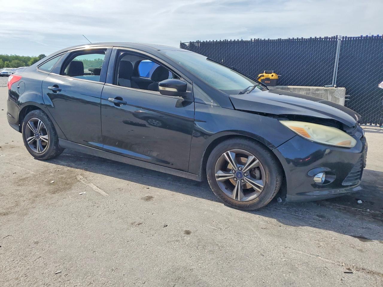 2014 Ford Focus Se Black vin: 1FADP3F28EL378277