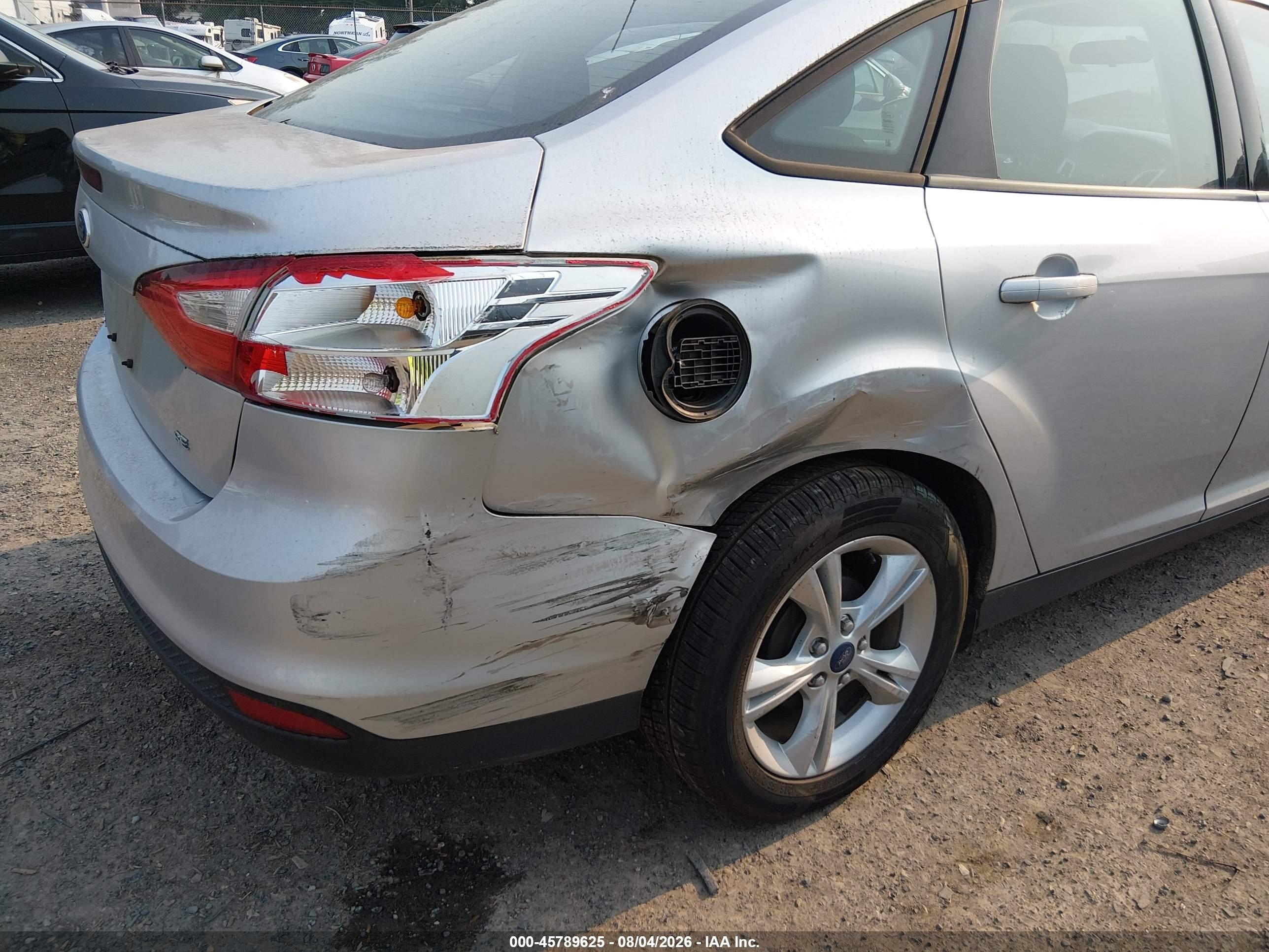 2014 Ford Focus Se Silver vin: 1FADP3F28EL391868