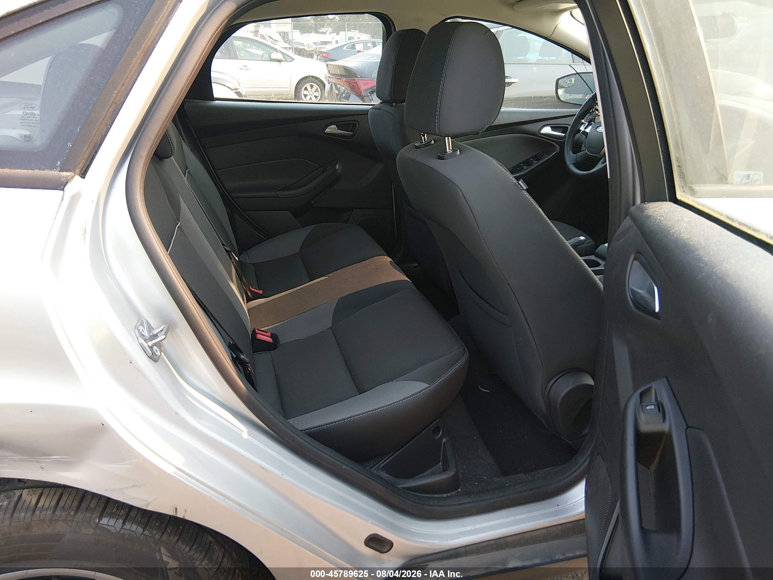 2014 Ford Focus Se Silver vin: 1FADP3F28EL391868