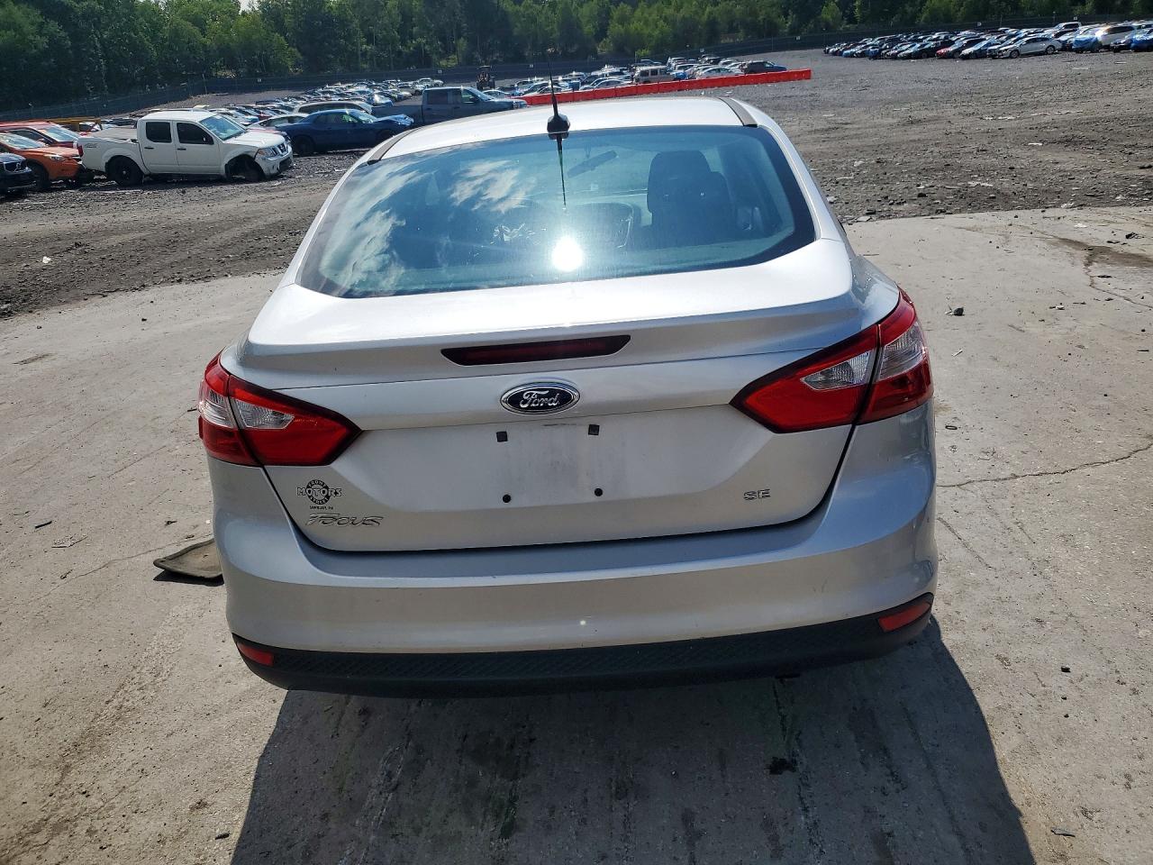 2014 Ford Focus Se Silver vin: 1FADP3F28EL393135