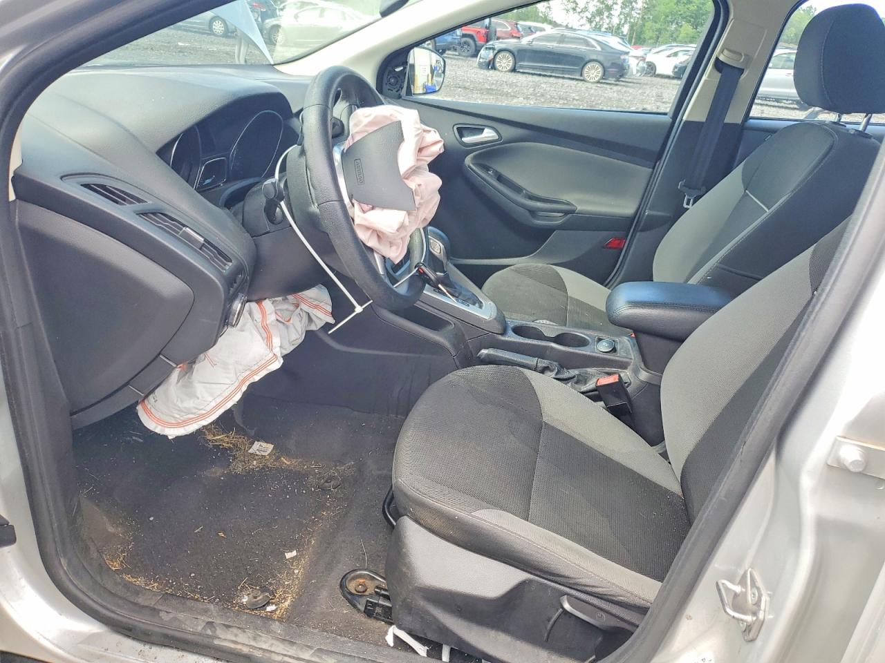 2014 Ford Focus Se Silver vin: 1FADP3F28EL393135
