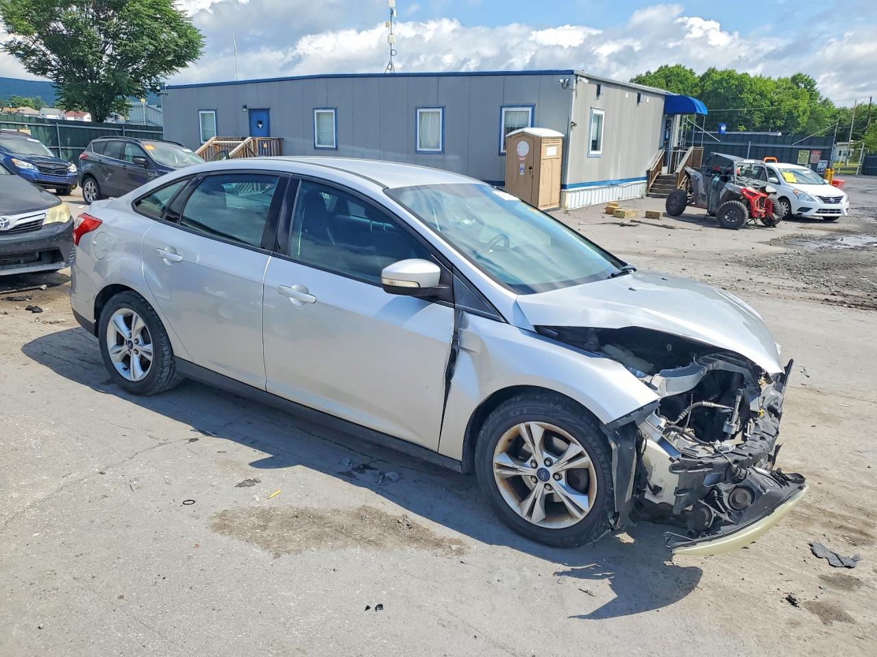 2014 Ford Focus Se Silver vin: 1FADP3F28EL393135