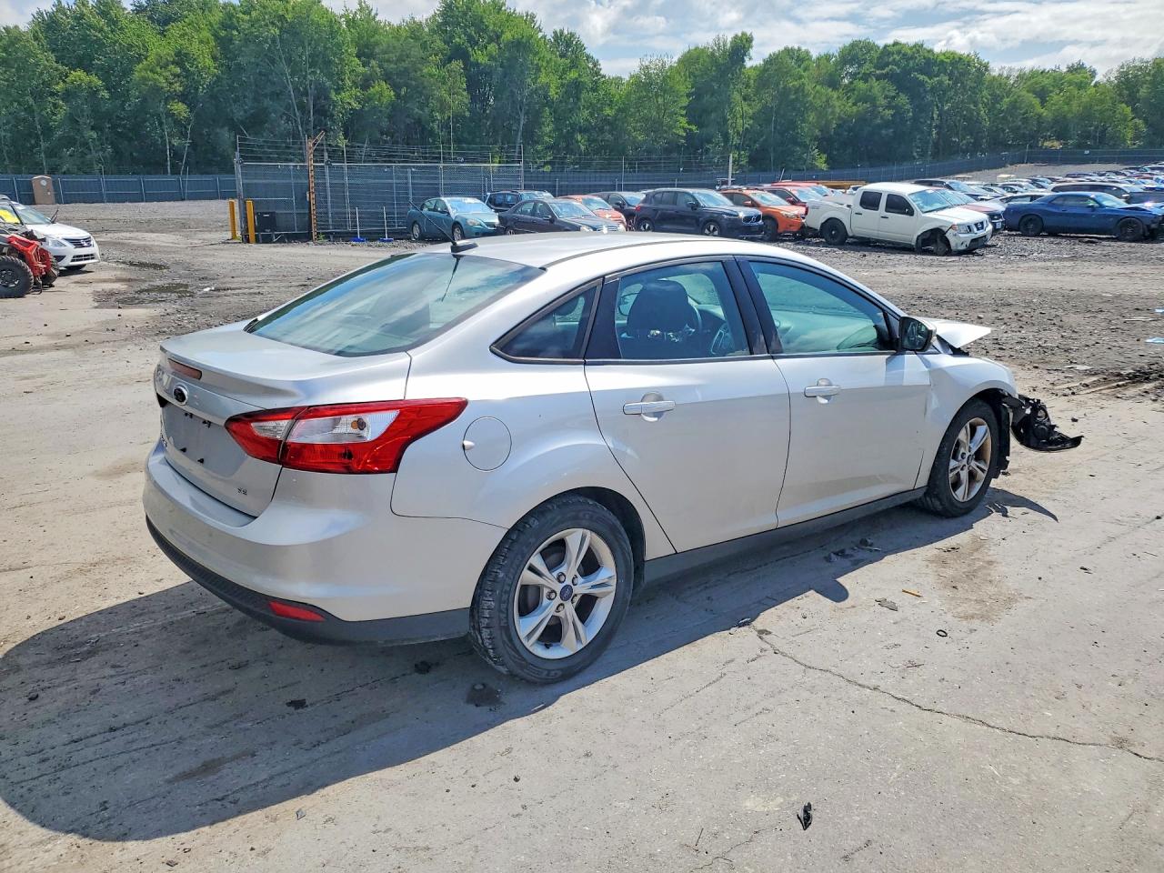 2014 Ford Focus Se Silver vin: 1FADP3F28EL393135