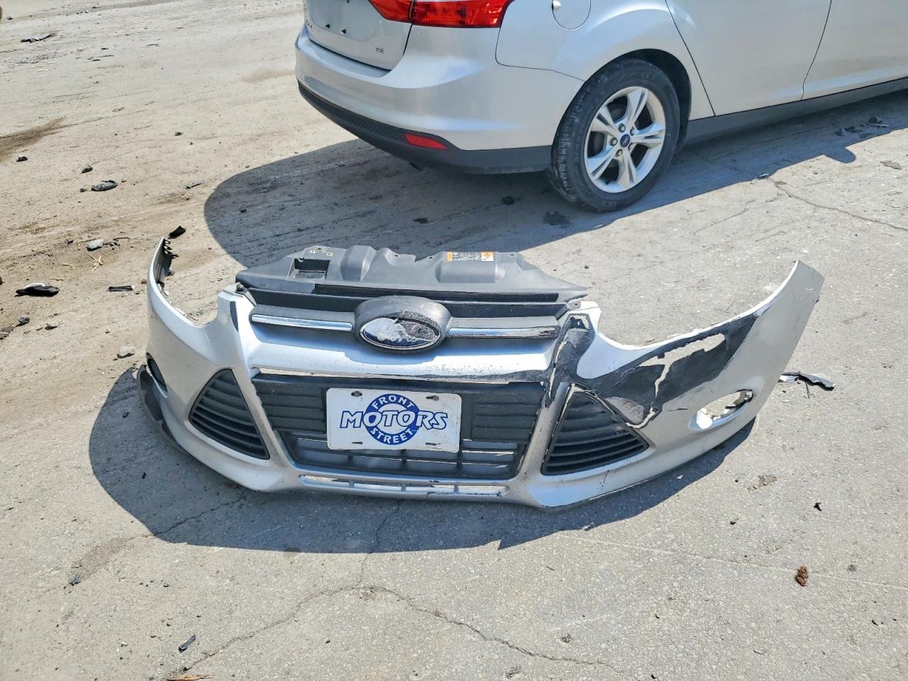 2014 Ford Focus Se Silver vin: 1FADP3F28EL393135