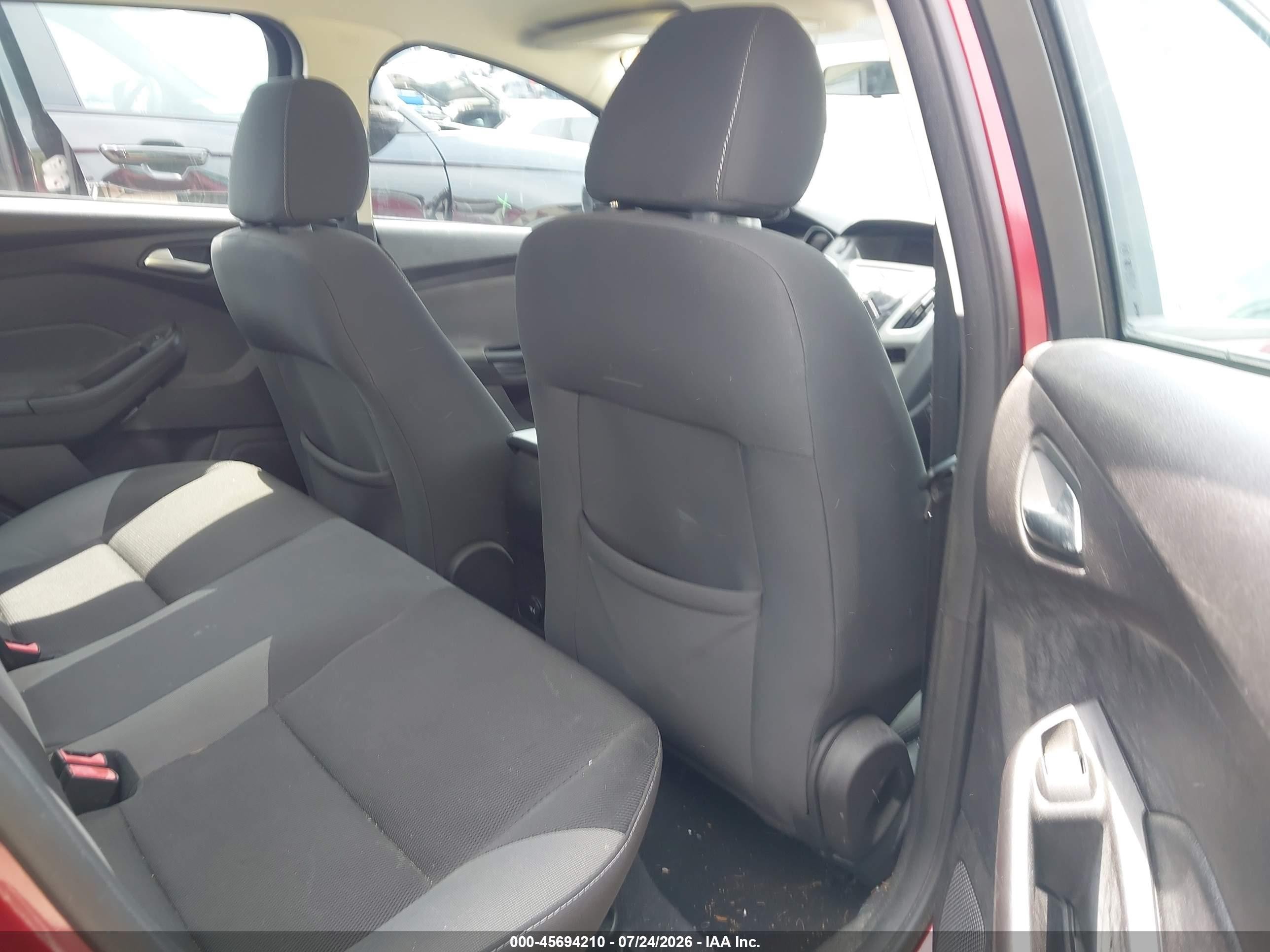 2014 Ford Focus Se Red vin: 1FADP3F28EL401878