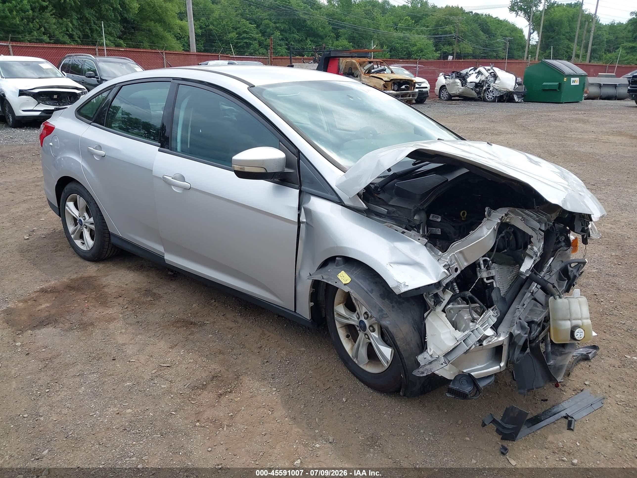 2014 Ford Focus Se Серебряный vin: 1FADP3F28EL402125