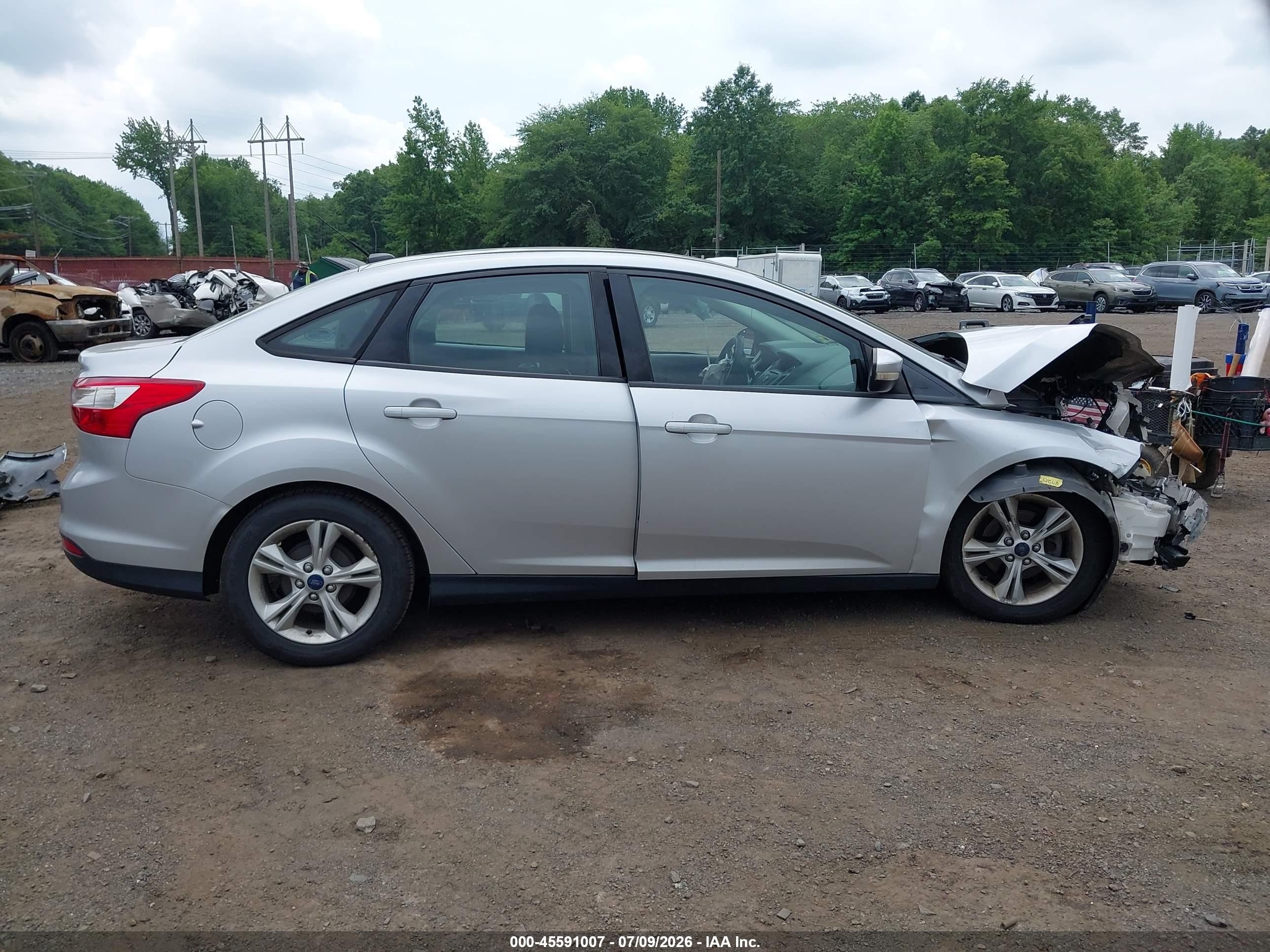 2014 Ford Focus Se Серебряный vin: 1FADP3F28EL402125