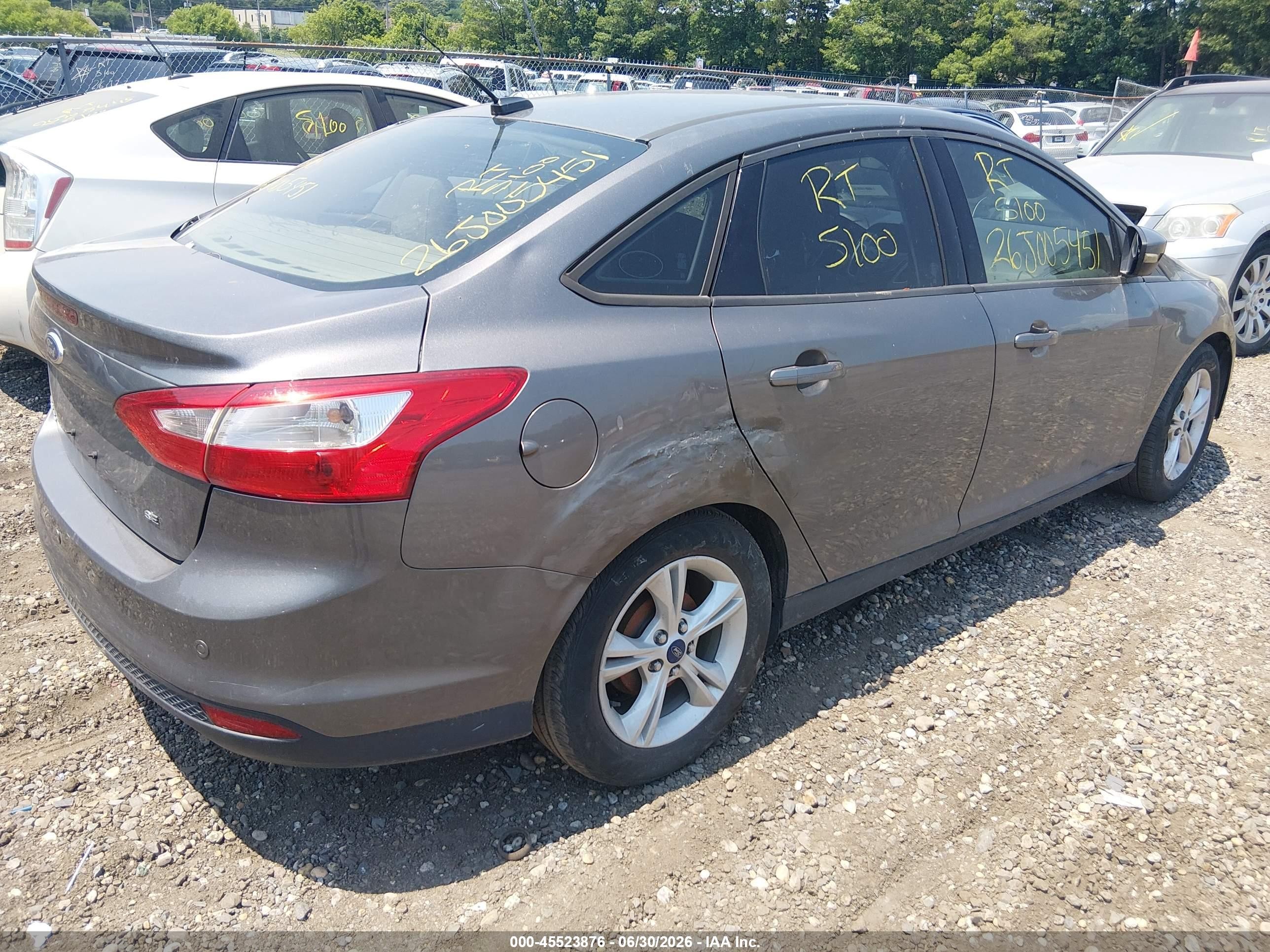 2014 Ford Focus Se Gray vin: 1FADP3F28EL409365