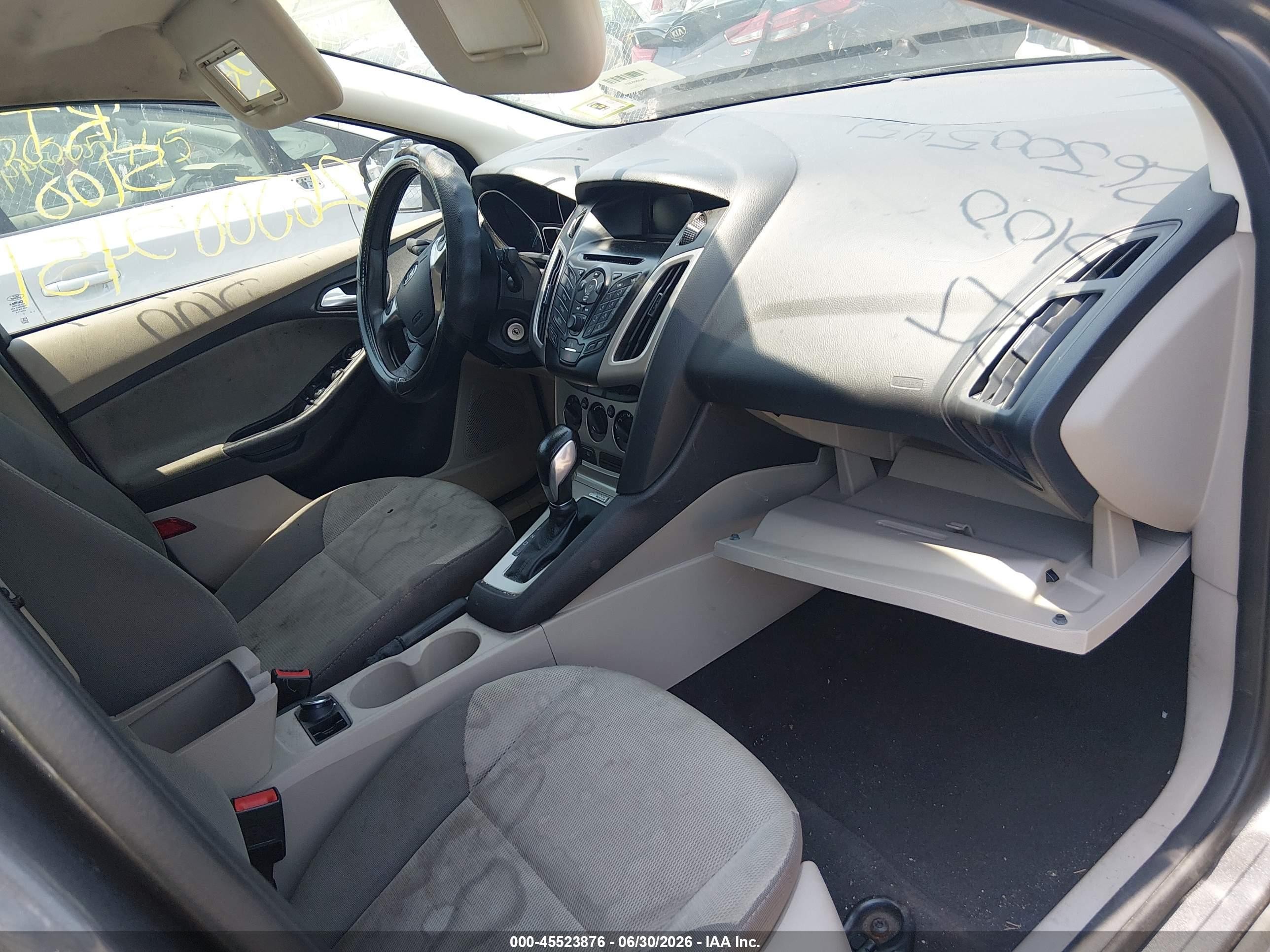 2014 Ford Focus Se Gray vin: 1FADP3F28EL409365
