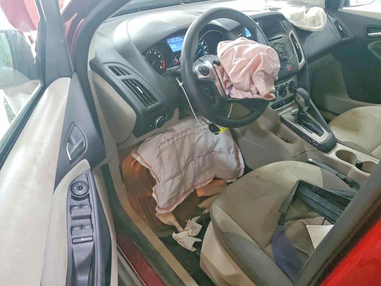 2014 Ford Focus Se Red vin: 1FADP3F28EL435173