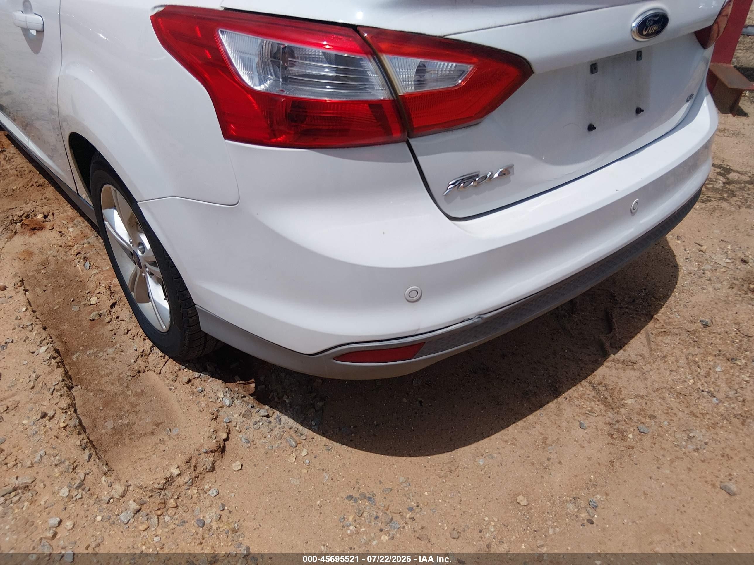 2014 Ford Focus Se Белый vin: 1FADP3F28EL445590