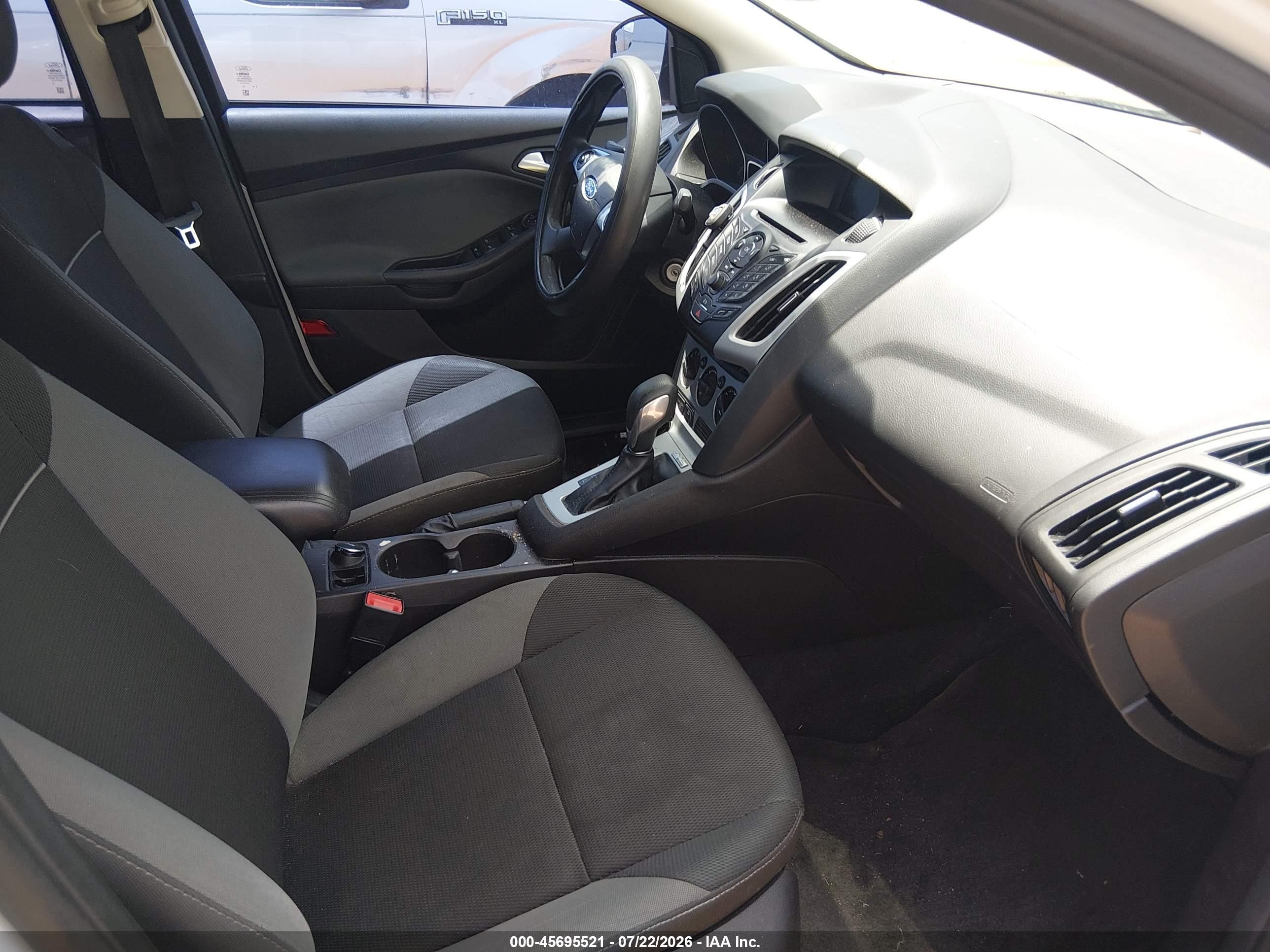2014 Ford Focus Se Белый vin: 1FADP3F28EL445590