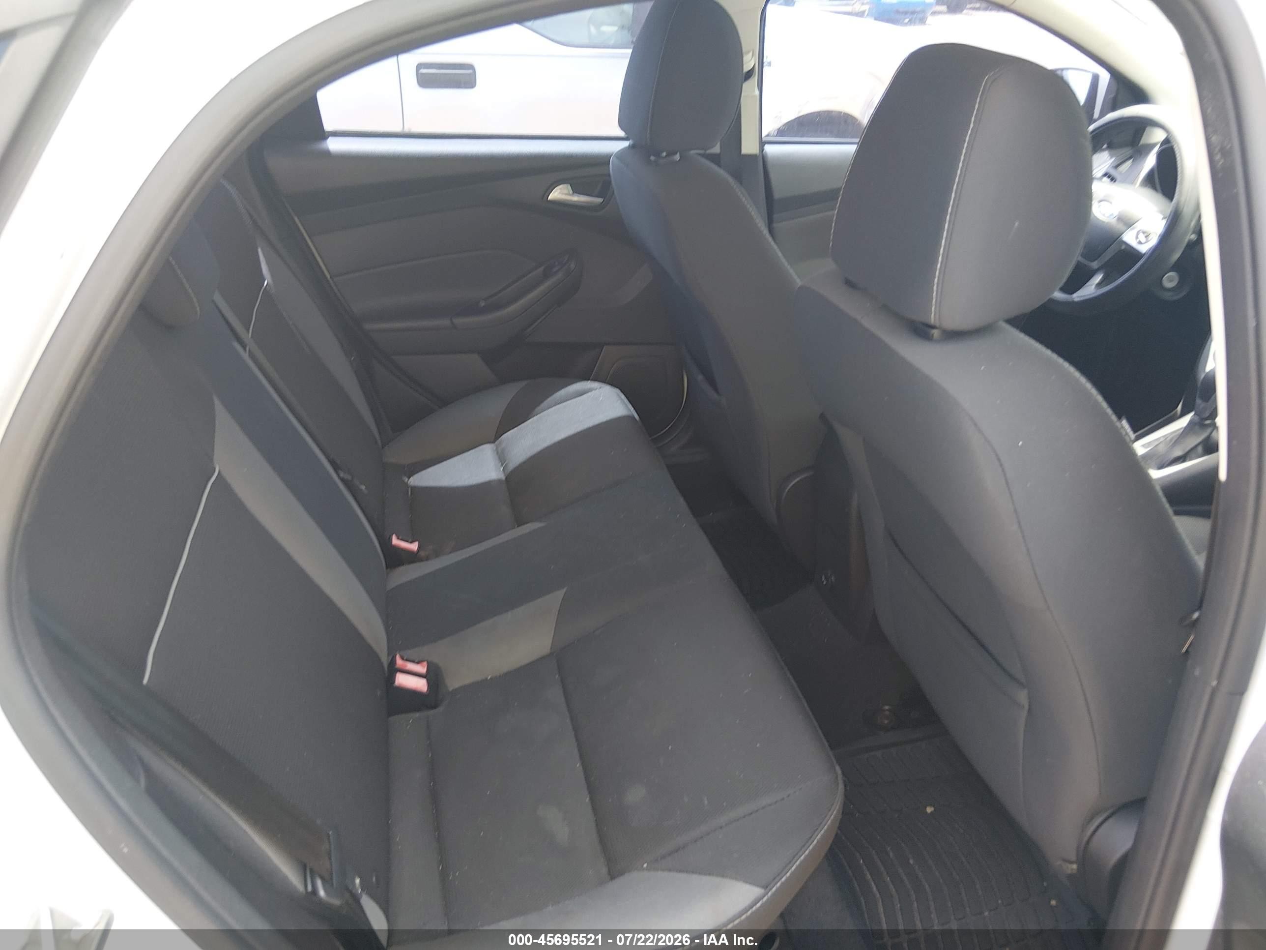 2014 Ford Focus Se Белый vin: 1FADP3F28EL445590