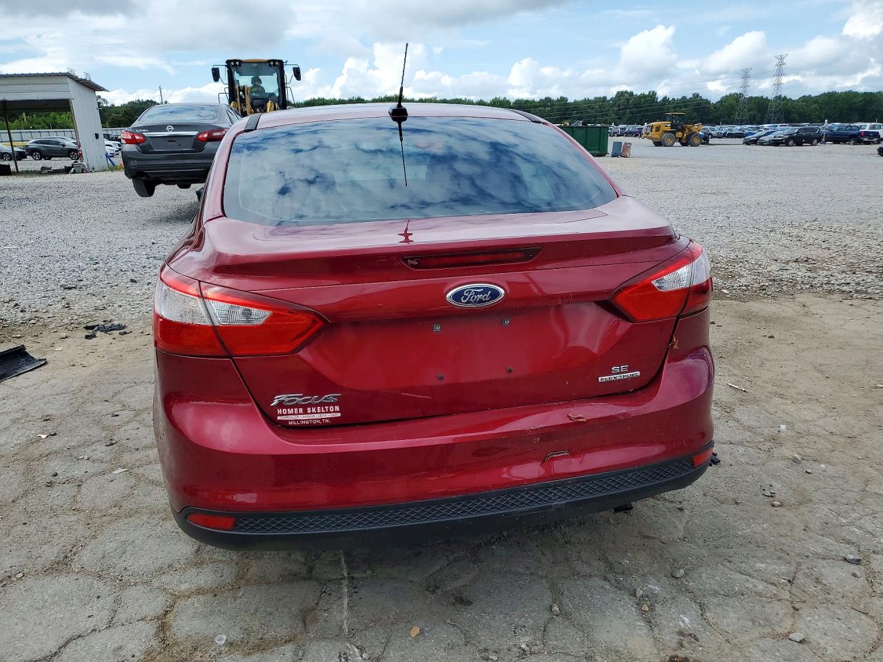 2014 Ford Focus Se Red vin: 1FADP3F28EL448182