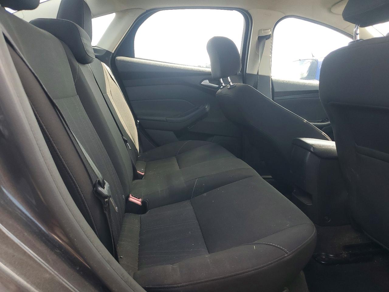 2015 Ford Focus Se Серый vin: 1FADP3F28FL200502