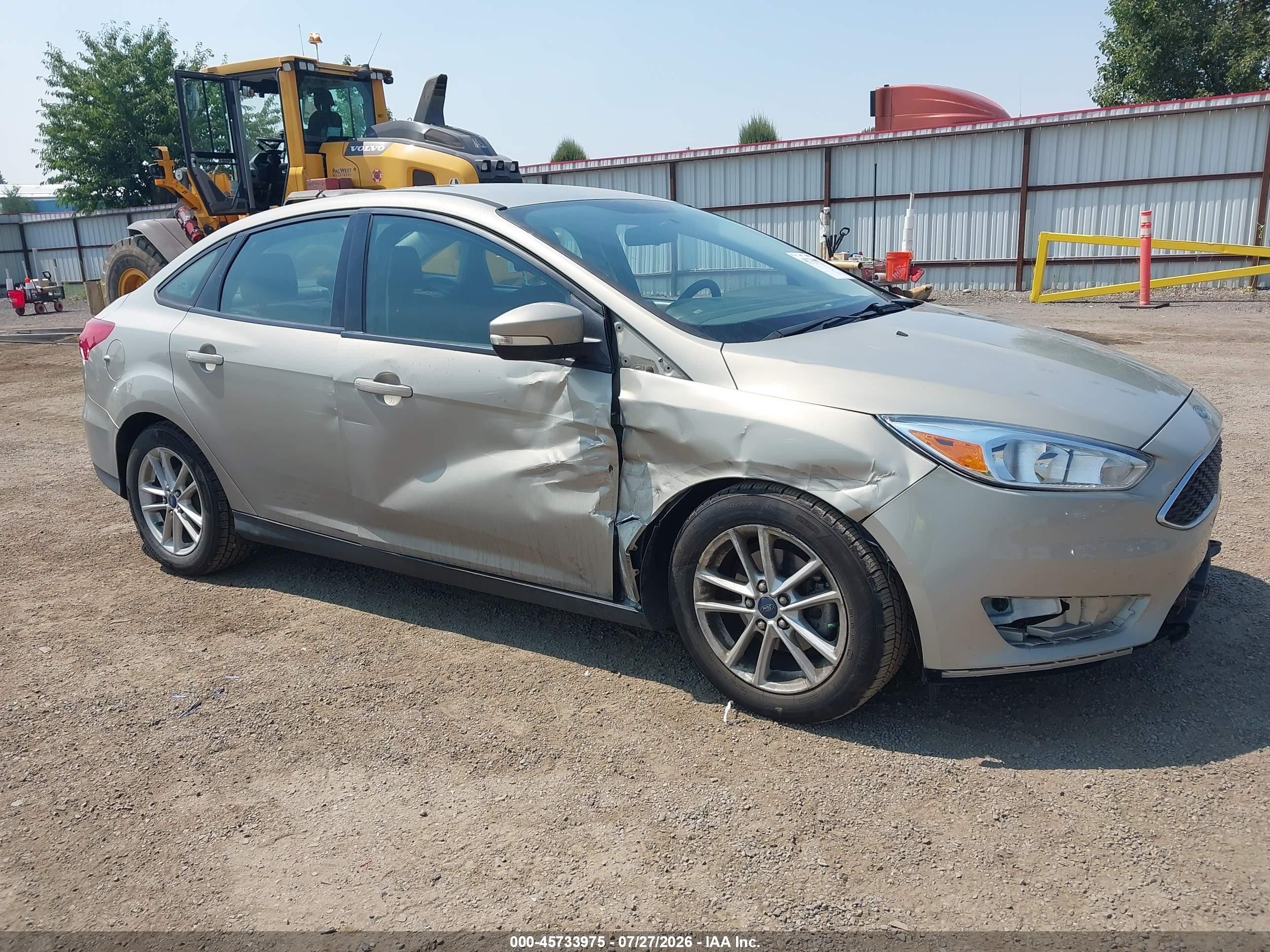 2015 Ford Focus Se Champagne vin: 1FADP3F28FL201388