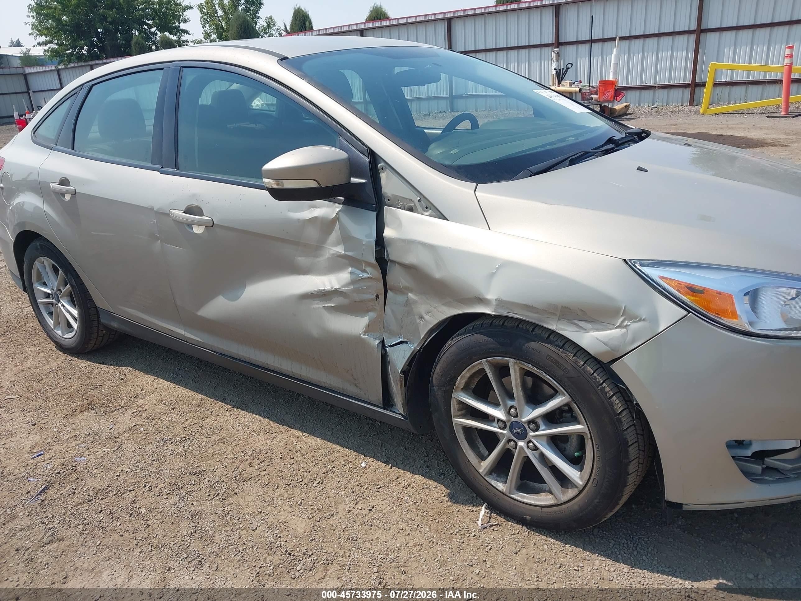 2015 Ford Focus Se Champagne vin: 1FADP3F28FL201388