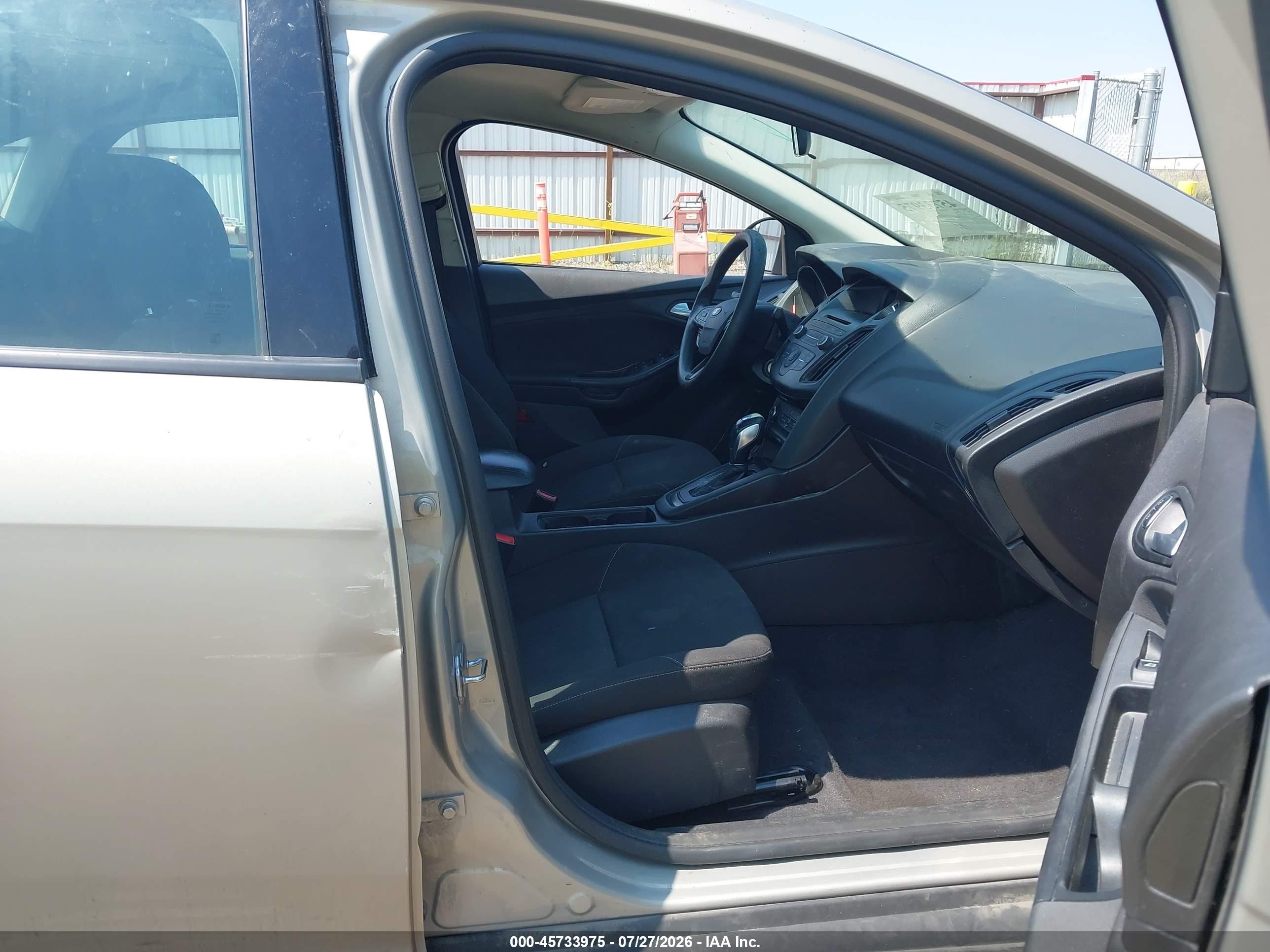 2015 Ford Focus Se Champagne vin: 1FADP3F28FL201388