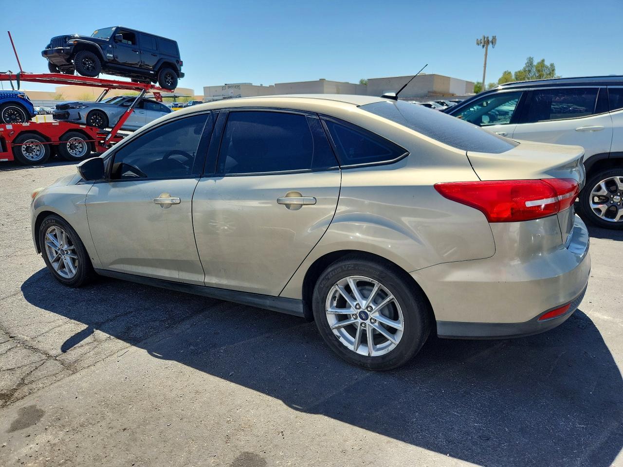 2015 Ford Focus Se Beige vin: 1FADP3F28FL204520