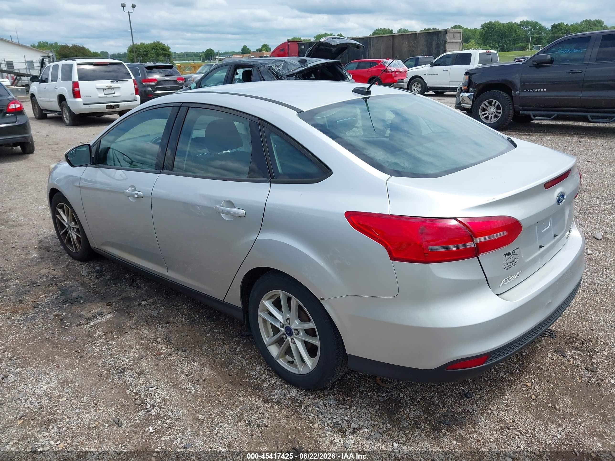 2015 Ford Focus Se Silver vin: 1FADP3F28FL207711