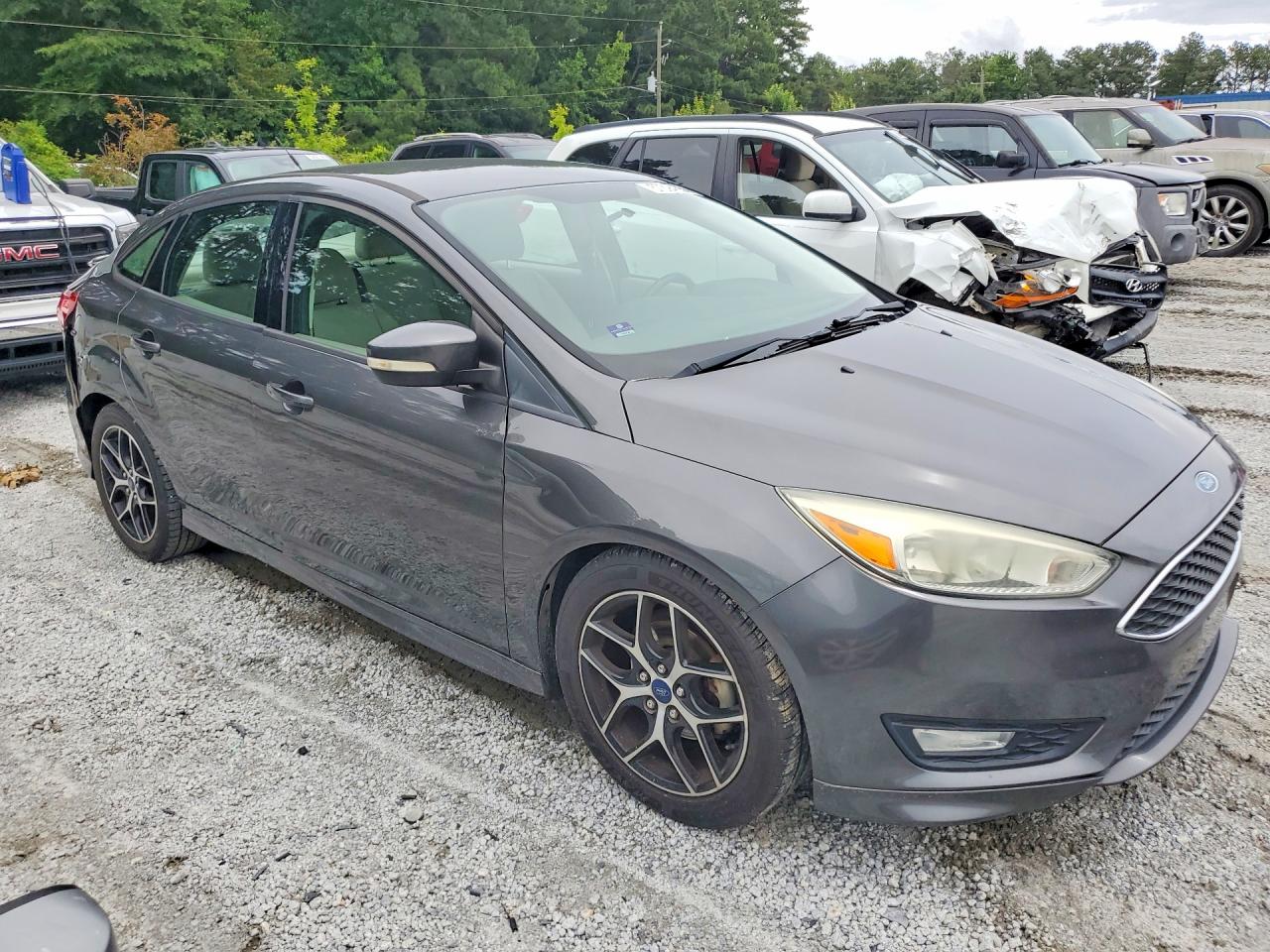 2015 Ford Focus Se Gray vin: 1FADP3F28FL214643