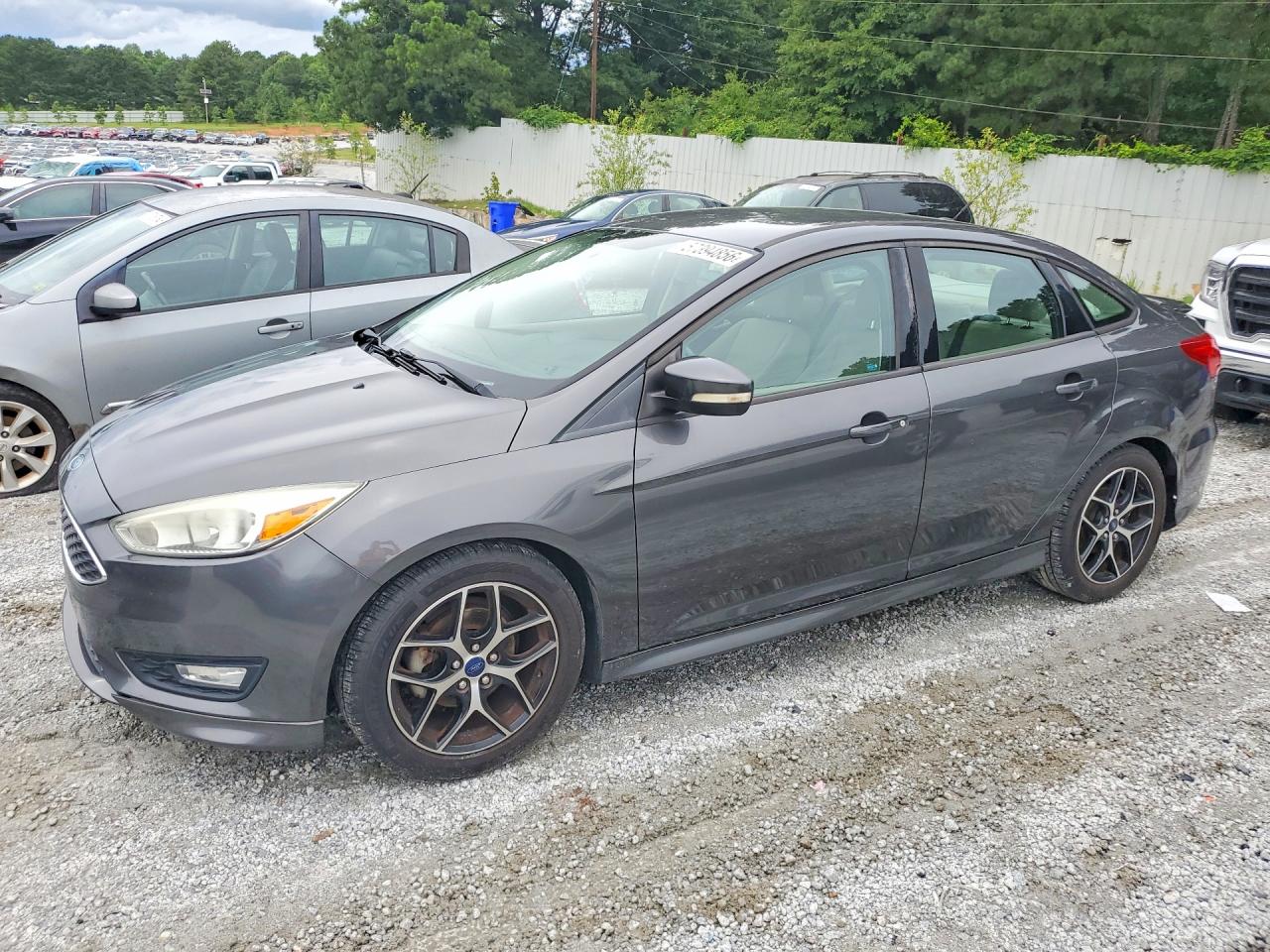 2015 Ford Focus Se Gray vin: 1FADP3F28FL214643