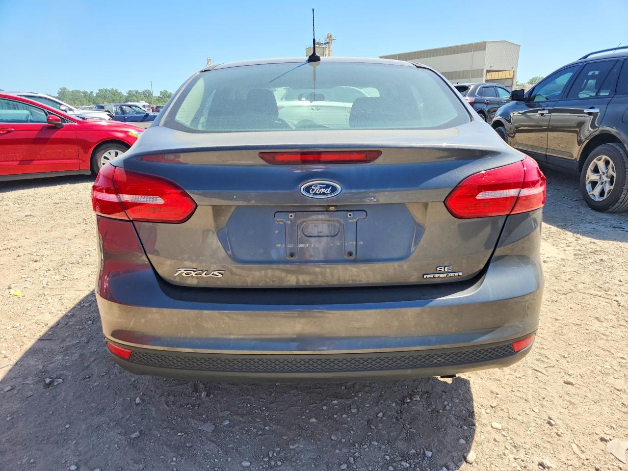 2015 Ford Focus Se Gray vin: 1FADP3F28FL231328