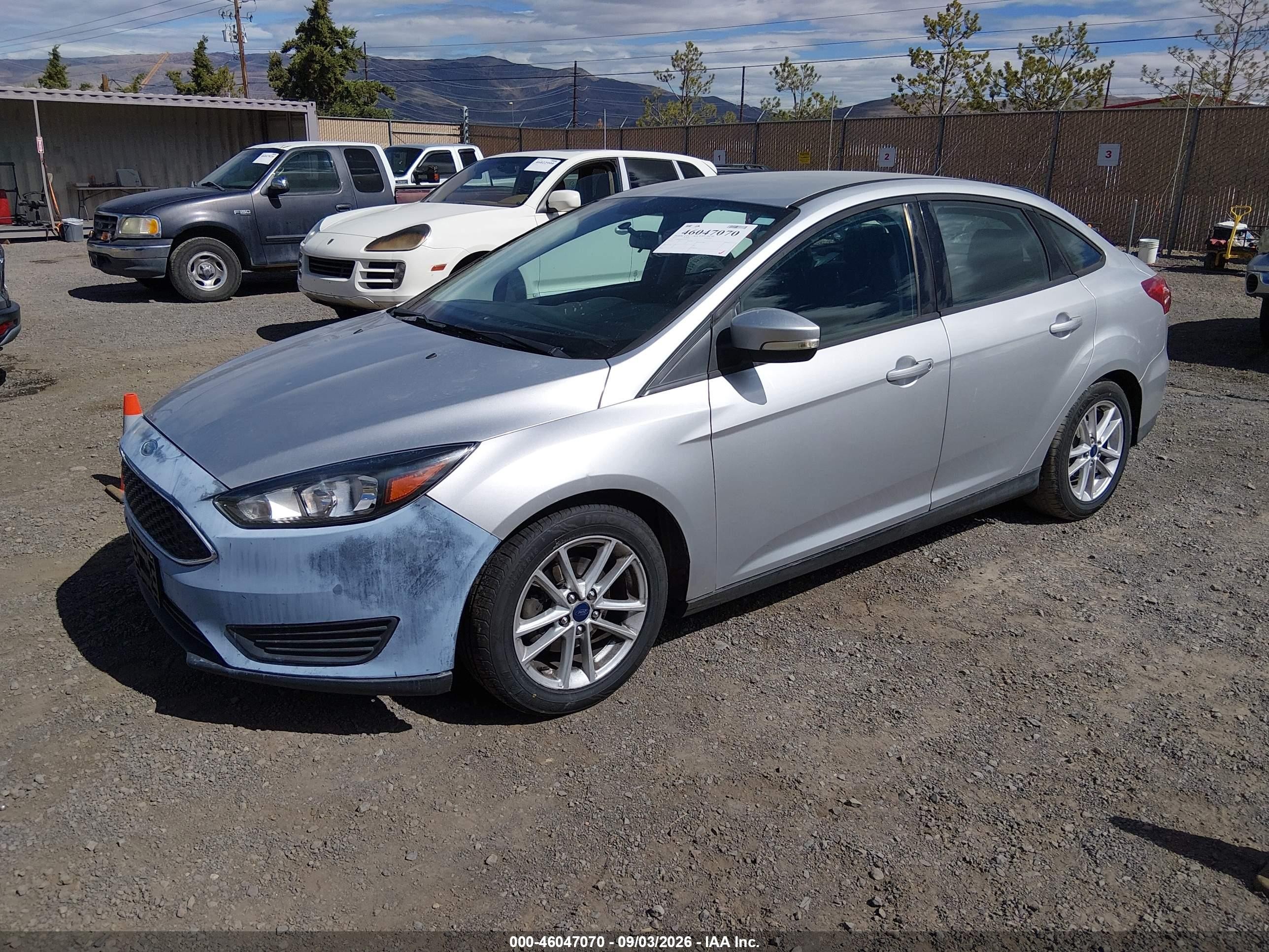 2015 Ford Focus Se Silver vin: 1FADP3F28FL244743