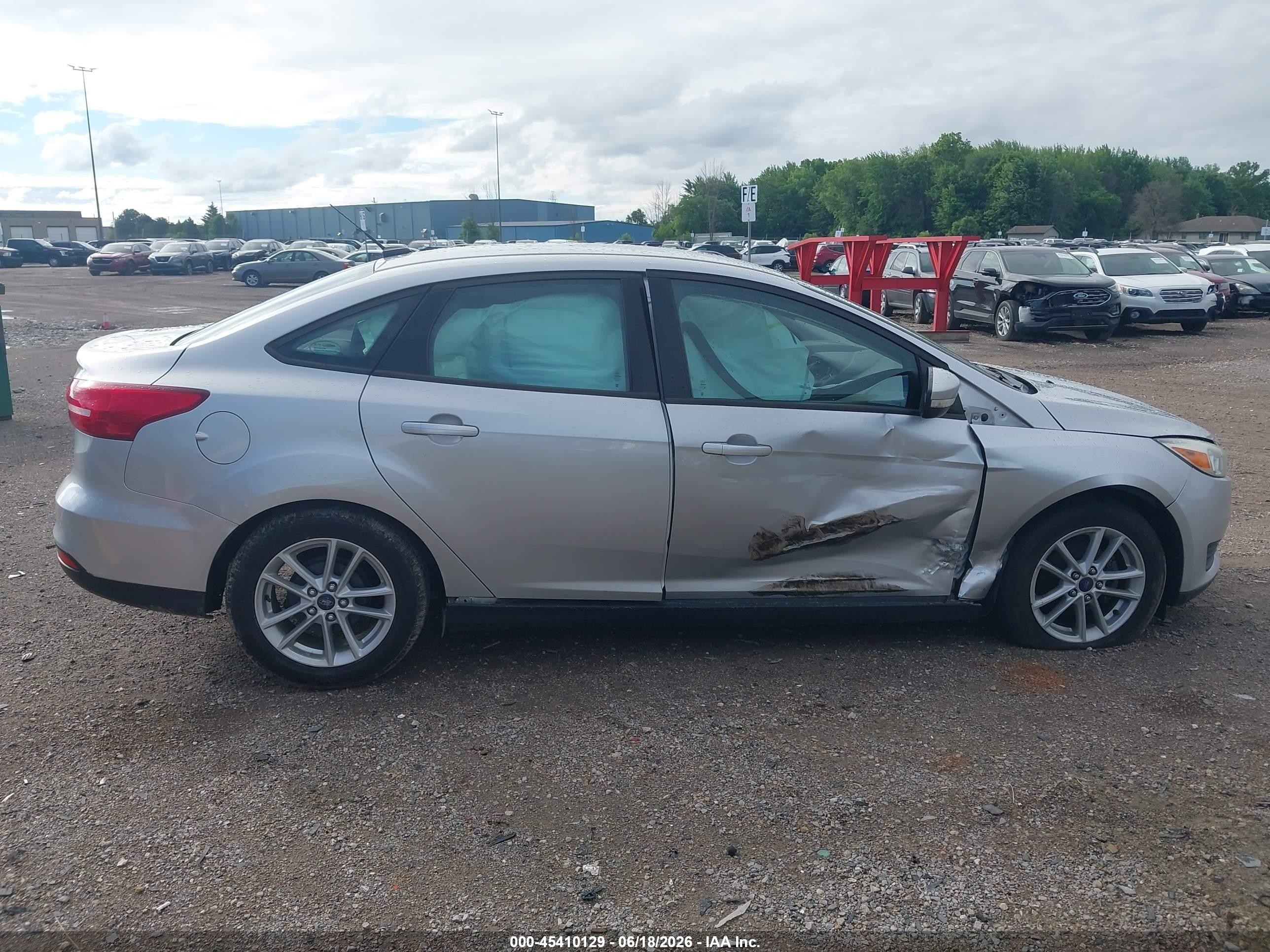 2015 Ford Focus Se Silver vin: 1FADP3F28FL254575