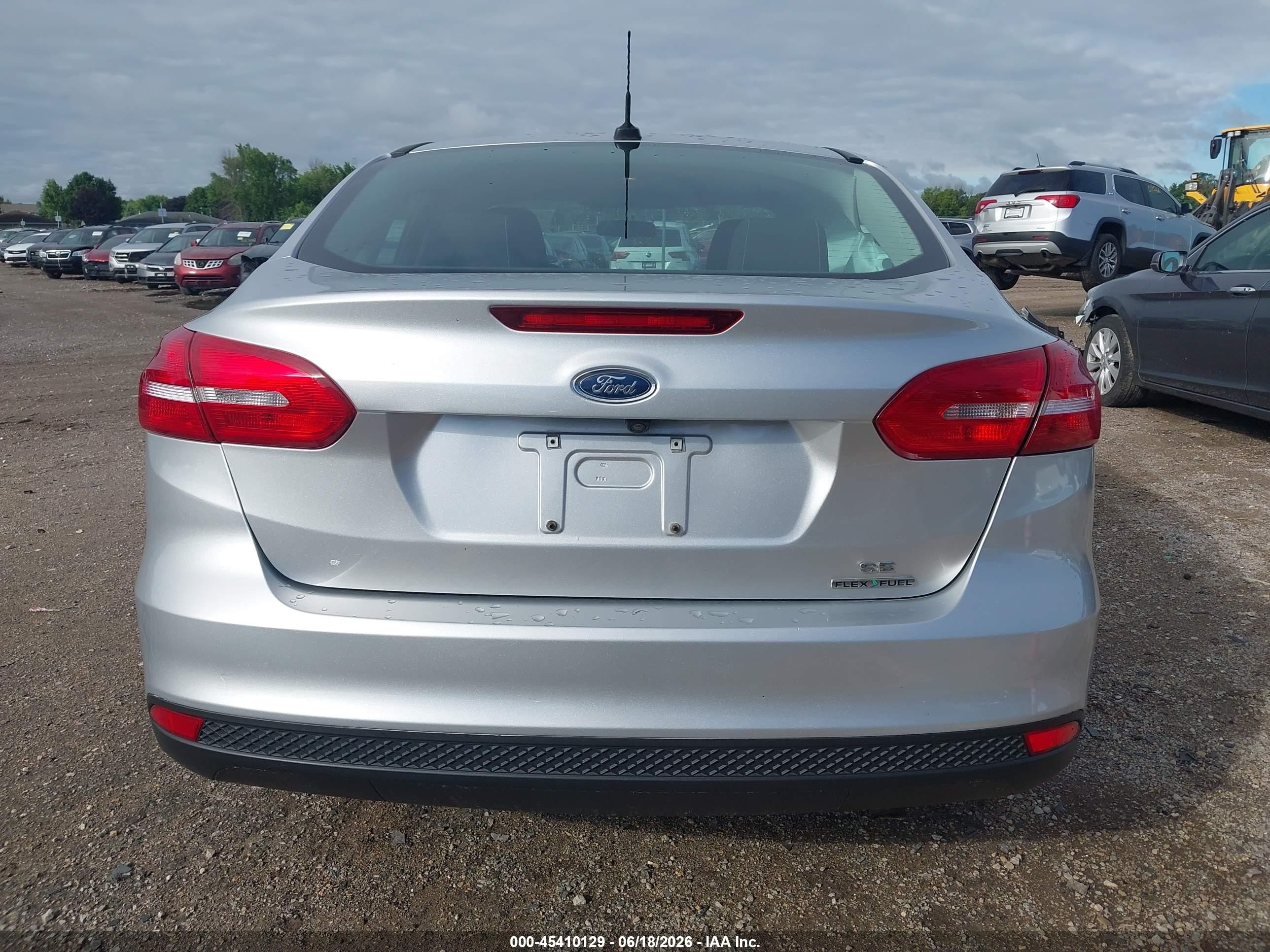 2015 Ford Focus Se Silver vin: 1FADP3F28FL254575