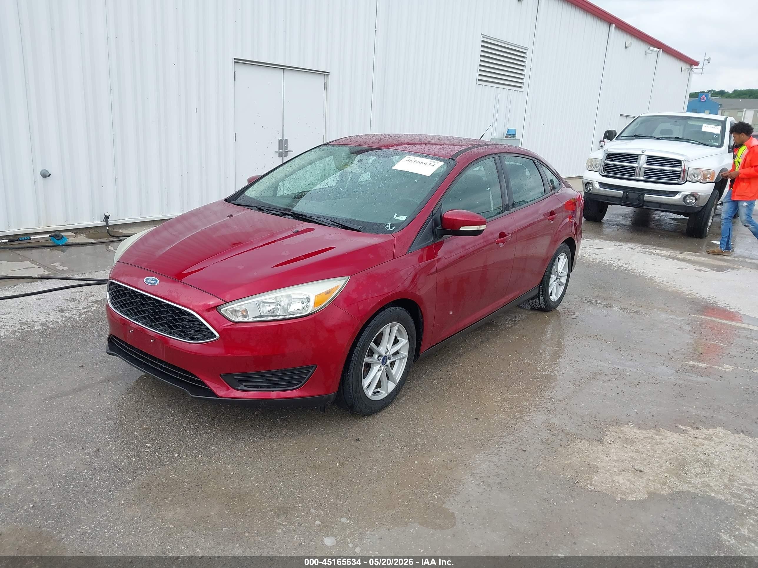 2015 Ford Focus Se Red vin: 1FADP3F28FL255516