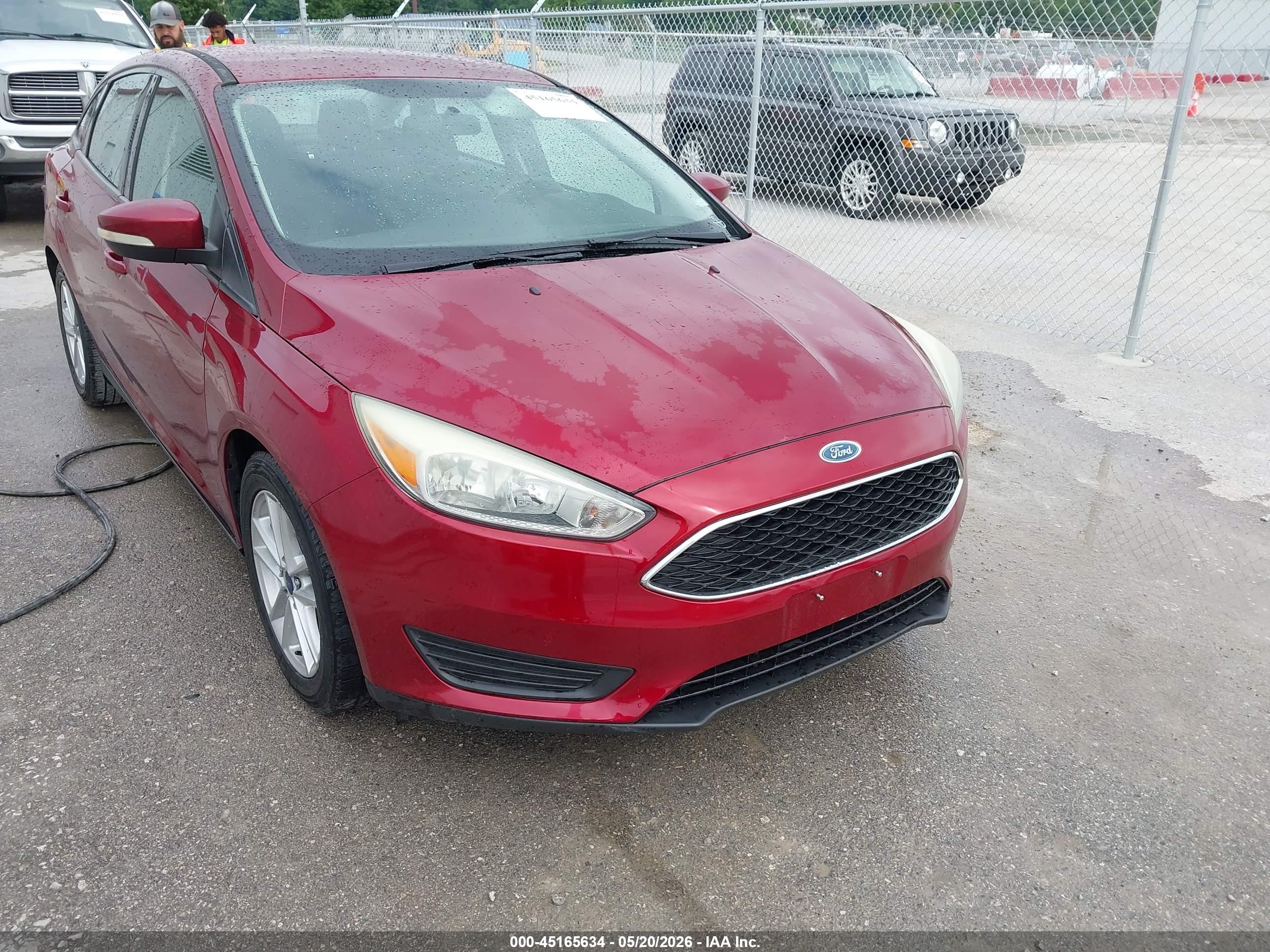 2015 Ford Focus Se Red vin: 1FADP3F28FL255516