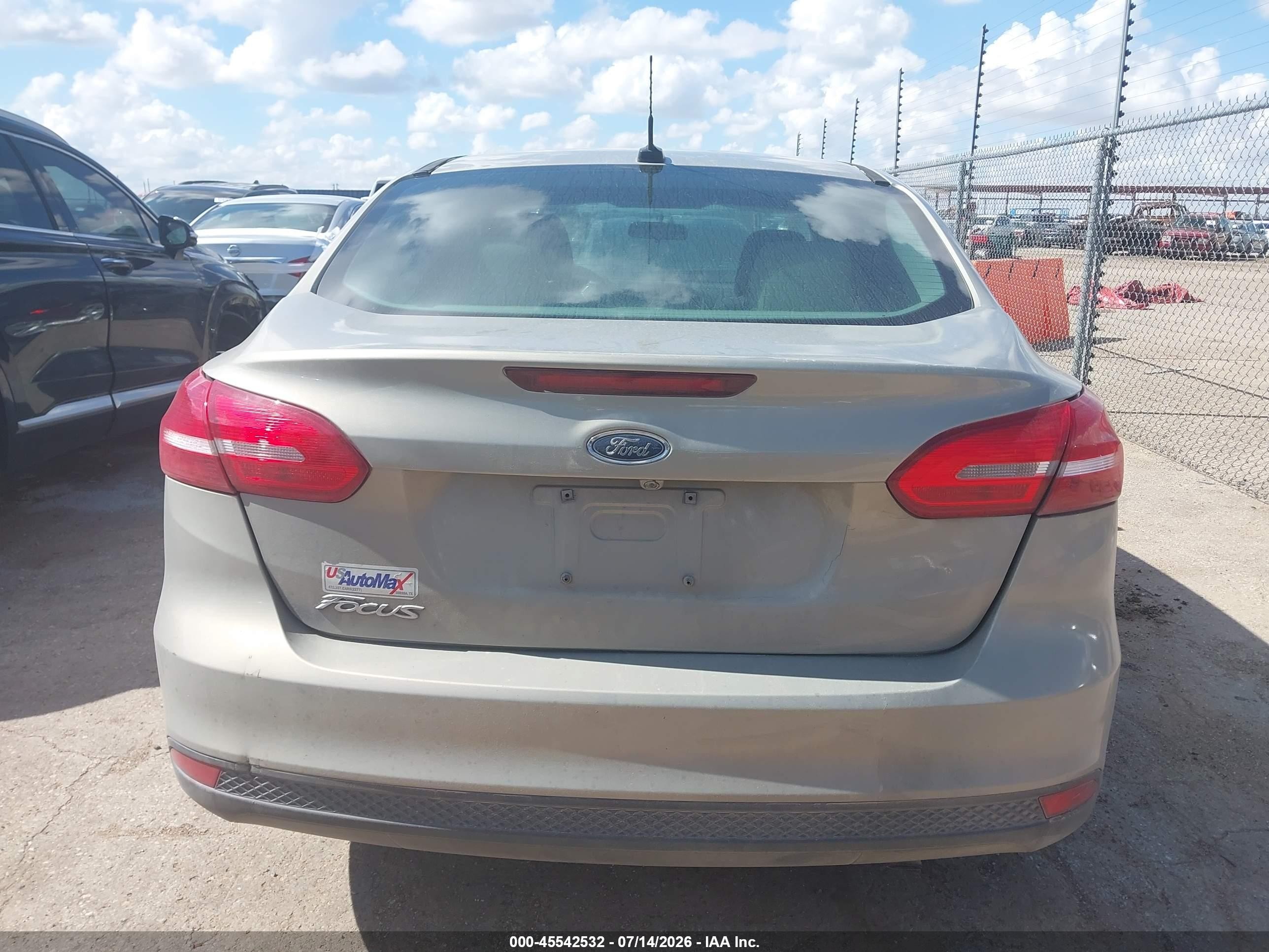 2015 Ford Focus Se Beige vin: 1FADP3F28FL261249
